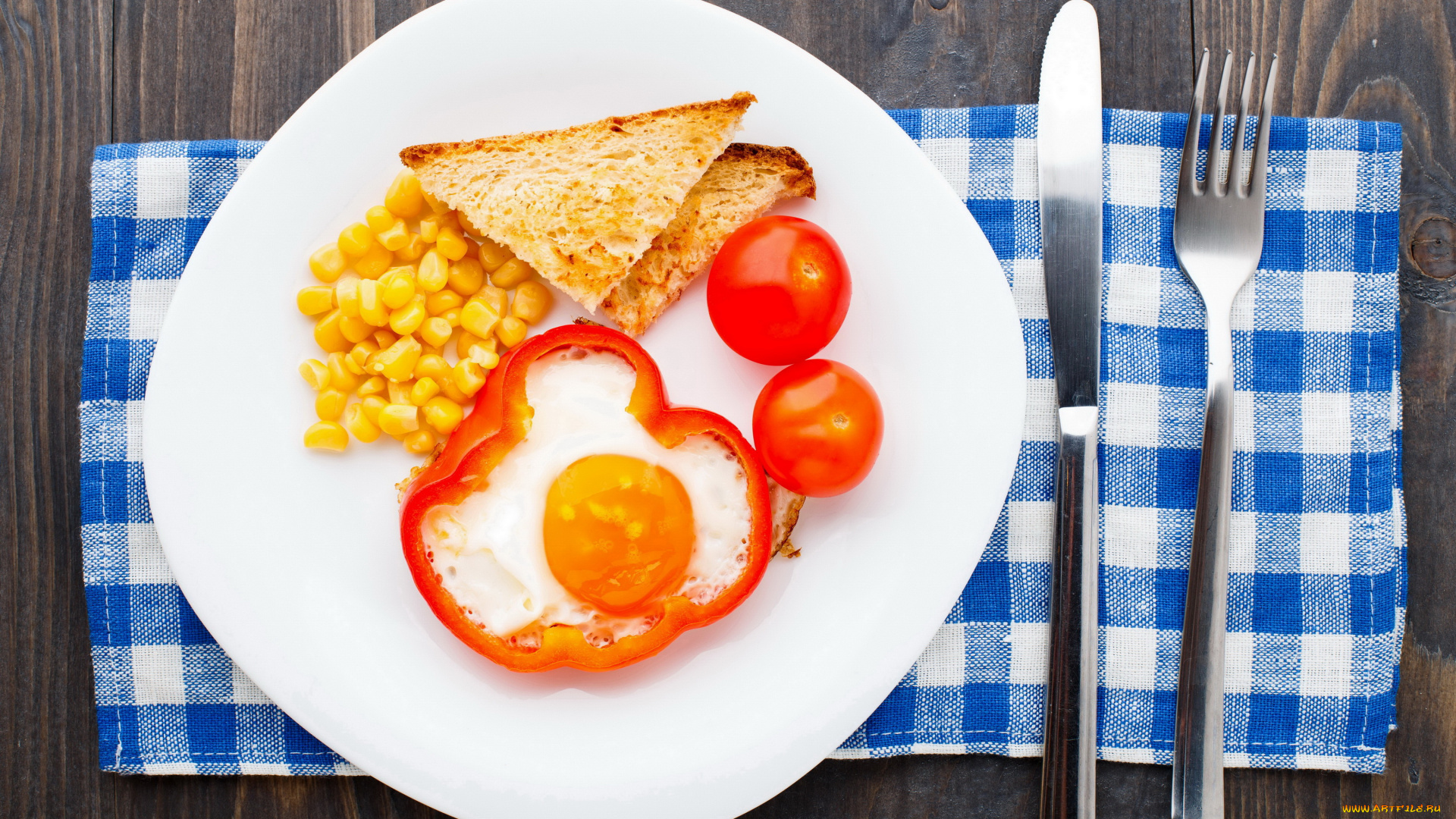 еда, вторые, блюда, яичница, гренки, помидоры, кукуруза