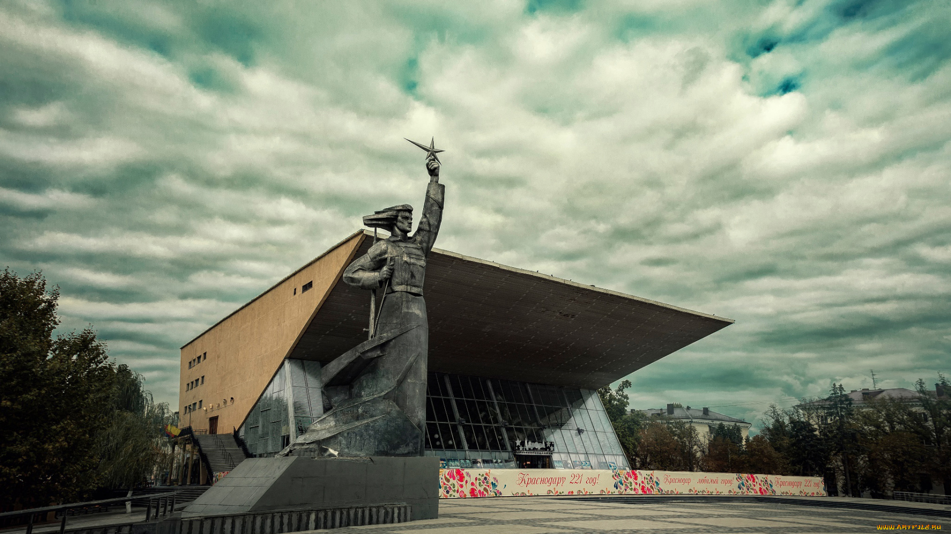 города, -, памятники, , скульптуры, , арт-объекты, облака, аврора, памятник, краснодар, небо, кинотеатр