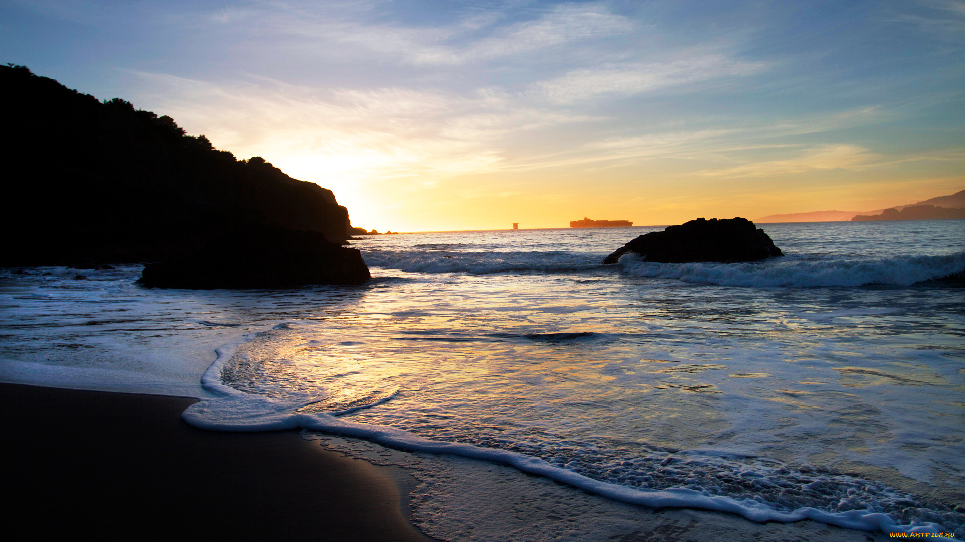 природа, побережье, прилив, пляж, берег, даль, пена, песок, море, вечер, вода, лайнер, закат, камни