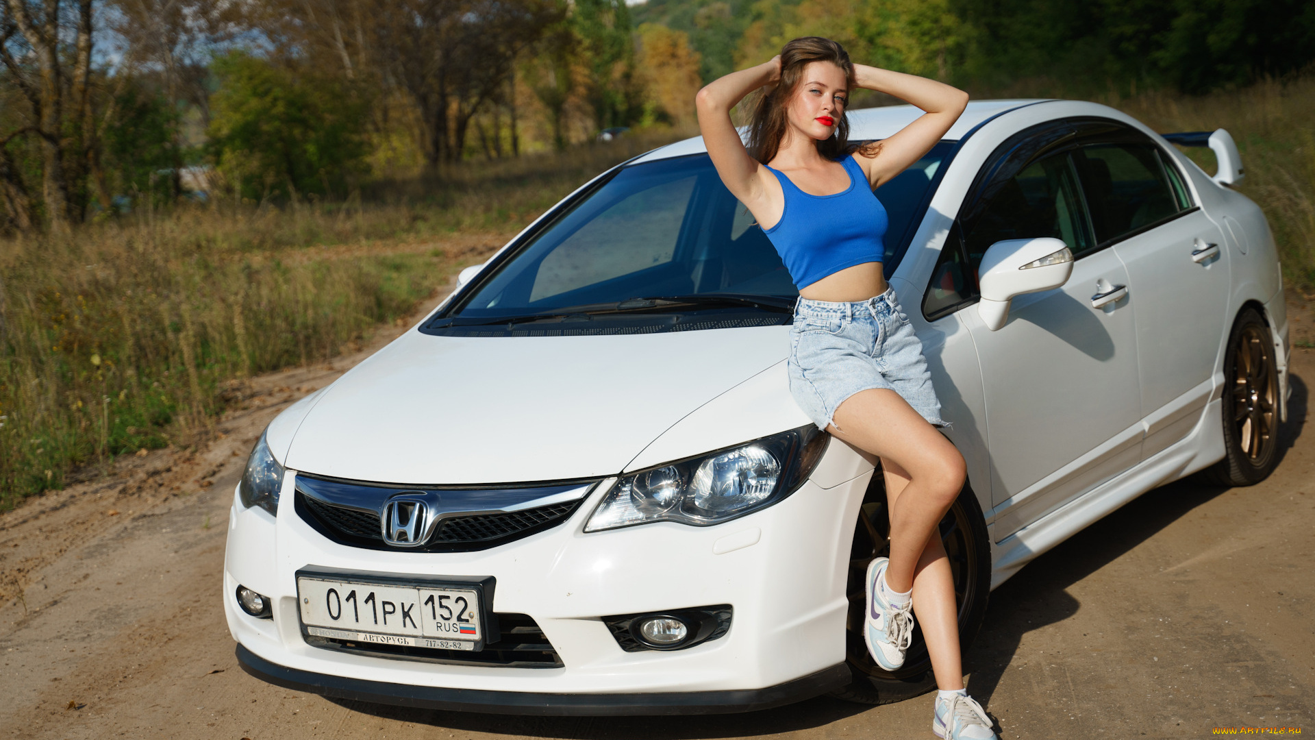 девушка, и, авто, автомобили, -авто, с, девушками, девушка, женщина, шатенка, темноволосая, сексуальная, модель, звезда, позирует, разная, обувь, верхняя, стильная, одежда, нижнее, эротическое, бельё, трусы, лифчик, колготки, чулки, аксессуары, макияж, и, множество, элементов, на, фотографии