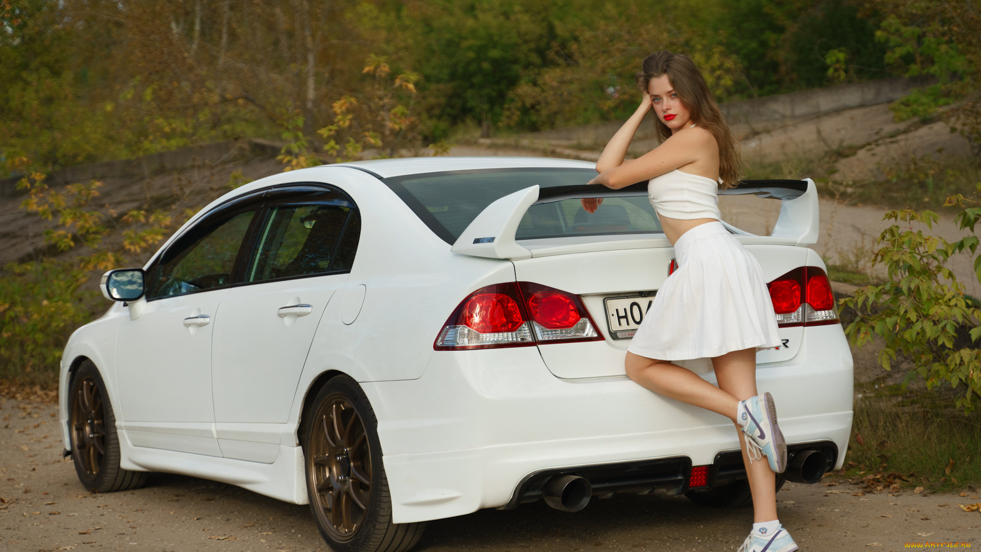 девушка, и, авто, автомобили, -авто, с, девушками, девушка, женщина, шатенка, темноволосая, сексуальная, модель, звезда, позирует, разная, обувь, верхняя, стильная, одежда, нижнее, эротическое, бельё, трусы, лифчик, колготки, чулки, аксессуары, макияж, и, множество, элементов, на, фотографии