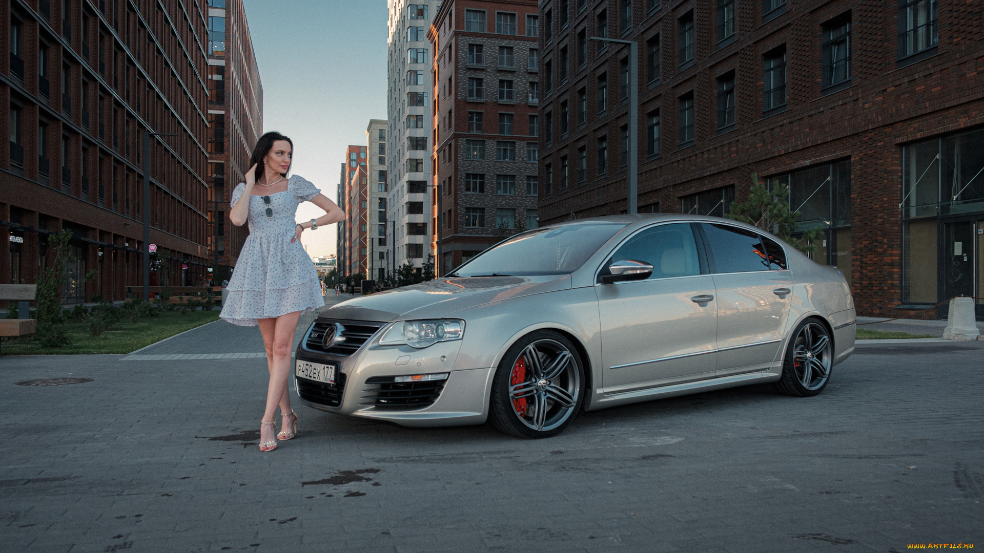 девушка, и, авто, автомобили, -авто, с, девушками, девушка, женщина, брюнетка, темноволосая, сексуальная, модель, звезда, позирует, разная, обувь, верхняя, стильная, одежда, нижнее, эротическое, бельё, трусы, лифчик, колготки, чулки, аксессуары, макияж, и, множество, элементов, на, фотографии