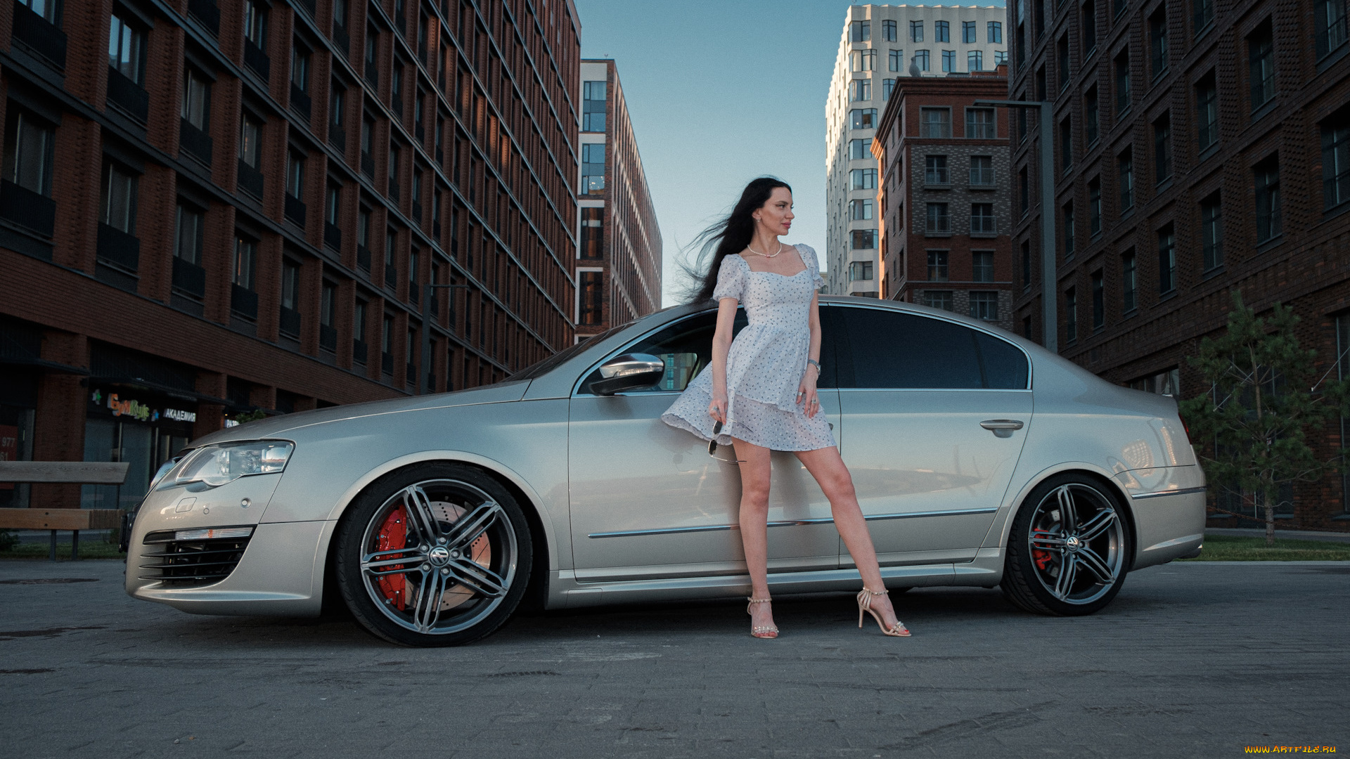 девушка, и, авто, автомобили, -авто, с, девушками, девушка, женщина, брюнетка, темноволосая, сексуальная, модель, звезда, позирует, разная, обувь, верхняя, стильная, одежда, нижнее, эротическое, бельё, трусы, лифчик, колготки, чулки, аксессуары, макияж, и, множество, элементов, на, фотографии