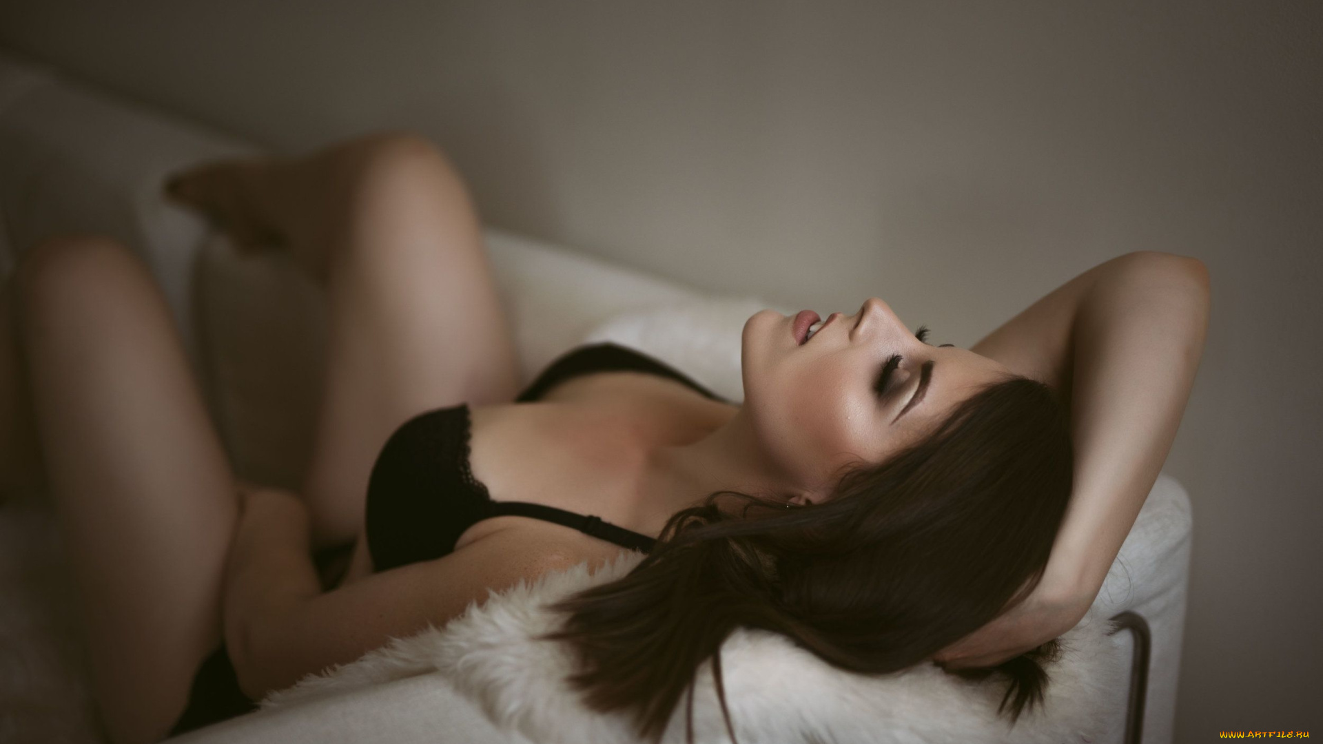 сексуальная, девушка, девушки, -, брюнетки, , шатенки, девушка, женщина, шатенка, темноволосая, сексуальная, модель, звезда, позирует, разная, обувь, верхняя, стильная, одежда, нижнее, эротическое, бельё, трусы, лифчик, колготки, чулки, аксессуары, макияж, и, множество, элементов, на, фотографии