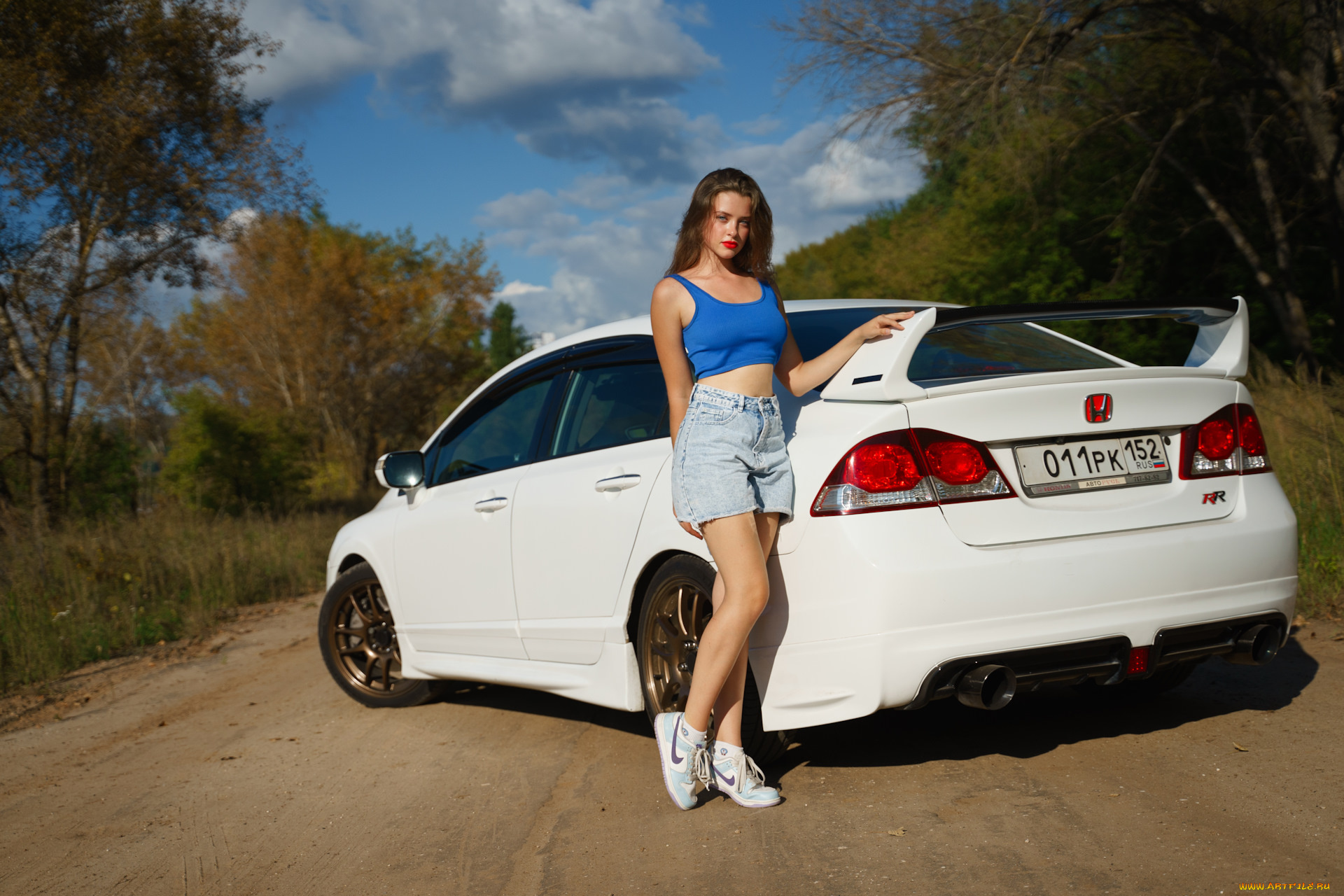 девушка, и, авто, автомобили, -авто, с, девушками, девушка, женщина, шатенка, темноволосая, сексуальная, модель, звезда, позирует, разная, обувь, верхняя, стильная, одежда, нижнее, эротическое, бельё, трусы, лифчик, колготки, чулки, аксессуары, макияж, и, множество, элементов, на, фотографии