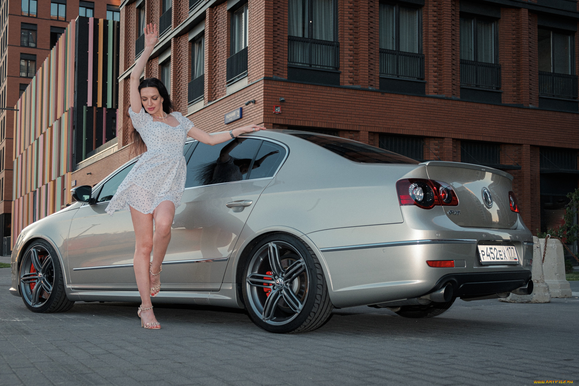 девушка, и, авто, автомобили, -авто, с, девушками, девушка, женщина, брюнетка, темноволосая, сексуальная, модель, звезда, позирует, разная, обувь, верхняя, стильная, одежда, нижнее, эротическое, бельё, трусы, лифчик, колготки, чулки, аксессуары, макияж, и, множество, элементов, на, фотографии