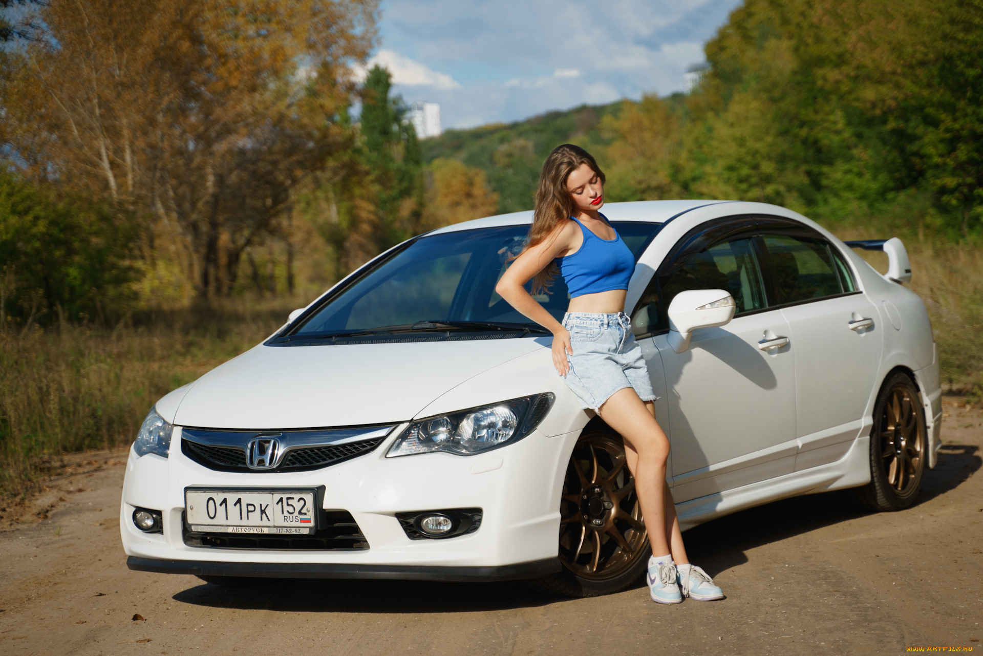 девушка, и, авто, автомобили, -авто, с, девушками, девушка, женщина, шатенка, темноволосая, сексуальная, модель, звезда, позирует, попа, грудь, ножки, разная, обувь, верхняя, стильная, одежда, нижнее, эротическое, бельё, трусы, лифчик, колготки, чулки, аксессуары, макияж, и, множество, элементов, на, фотографии