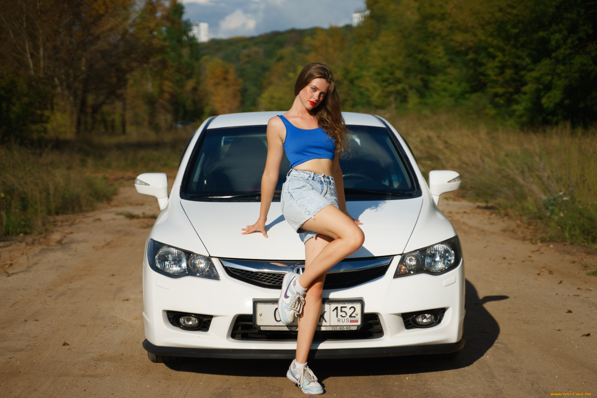 девушка, и, авто, автомобили, -авто, с, девушками, девушка, женщина, шатенка, темноволосая, сексуальная, модель, звезда, позирует, разная, обувь, верхняя, стильная, одежда, нижнее, эротическое, бельё, трусы, лифчик, колготки, чулки, аксессуары, макияж, и, множество, элементов, на, фотографии