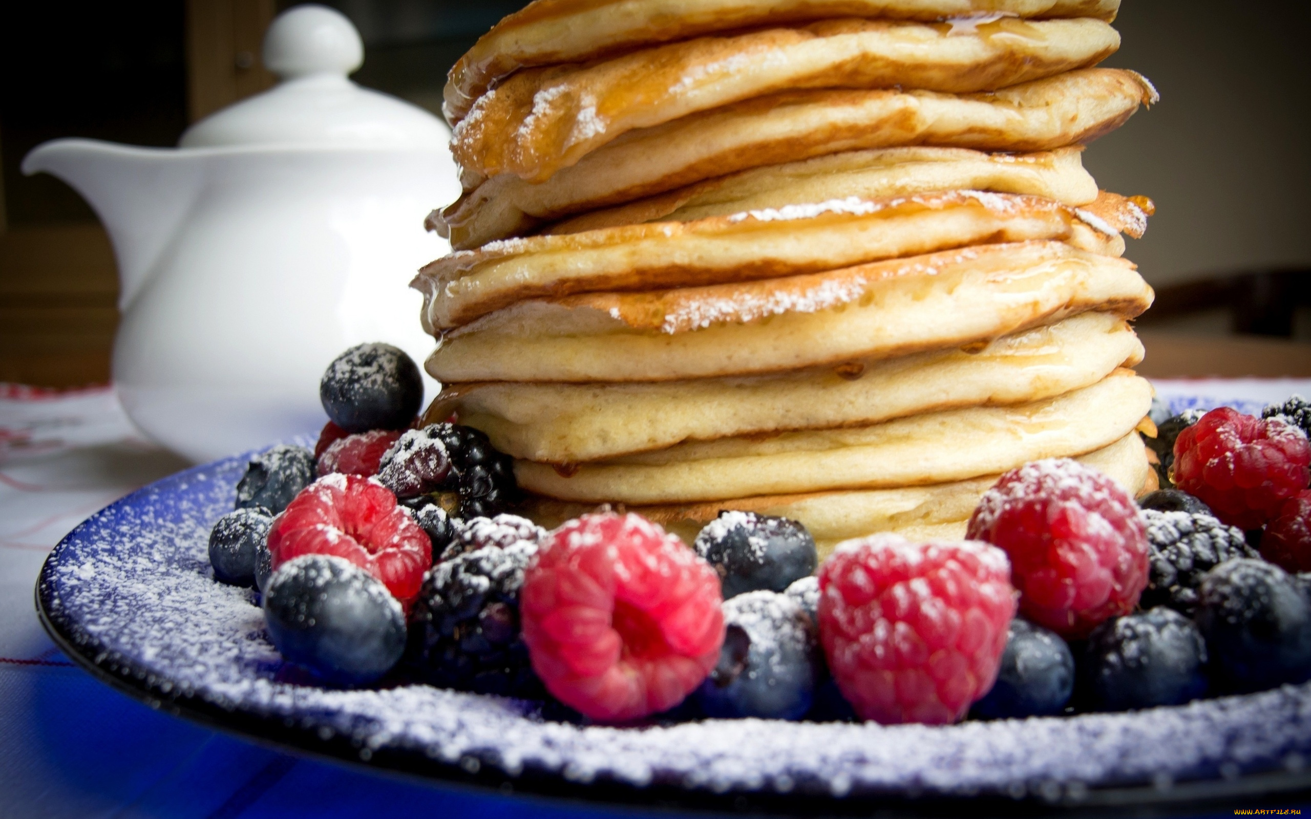 еда, блины, , оладьи, ягоды, малина, голубика