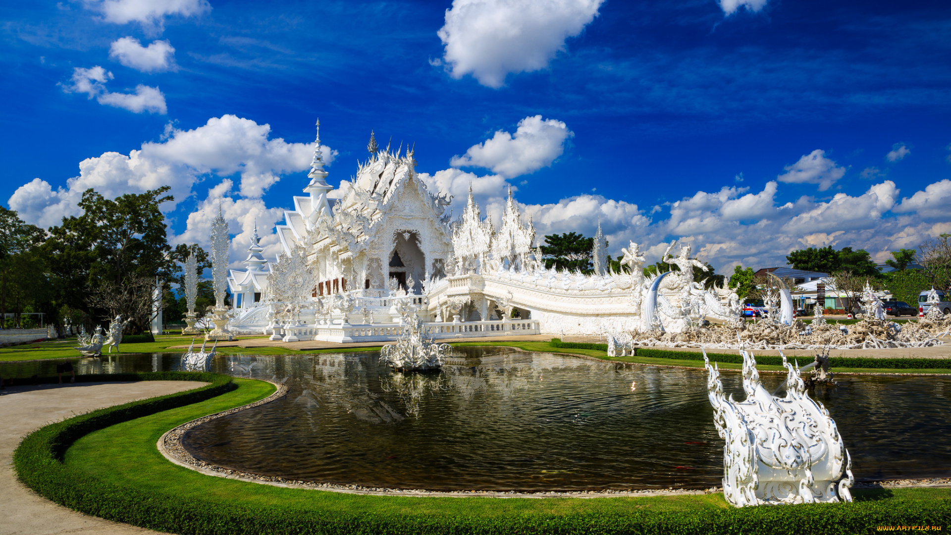 wat, rong, khun, the, white, temple, in, chiang, rai, thailand, города, буддистские, другие, храмы, таиланд, храм, пруд