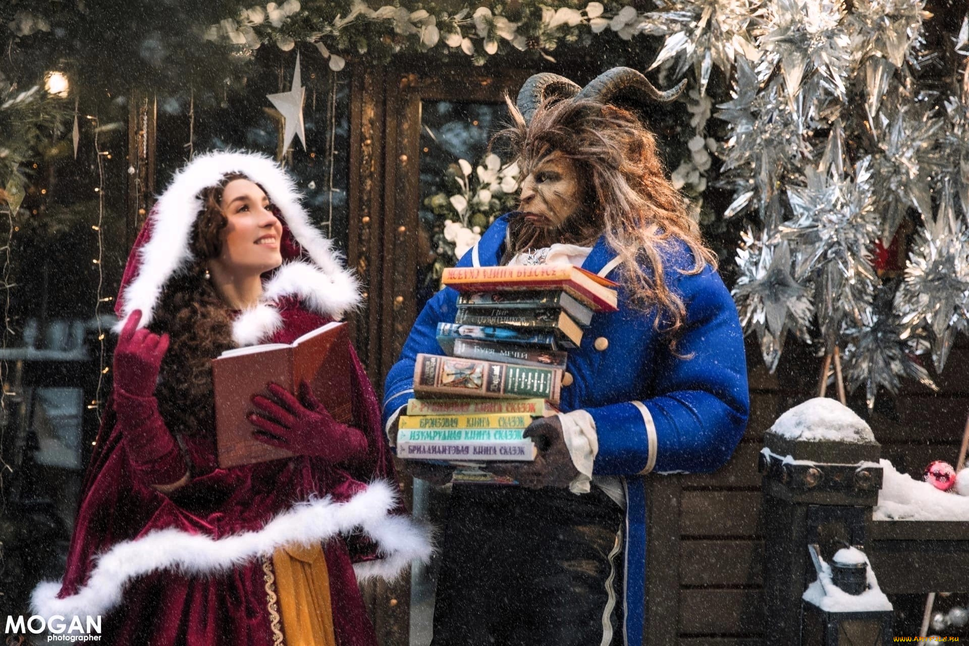 девушки, анна, шаховская, образы, косплей, наряды, костюмы, снег, зима, книги, чудовище, здание, украшения, новый, год