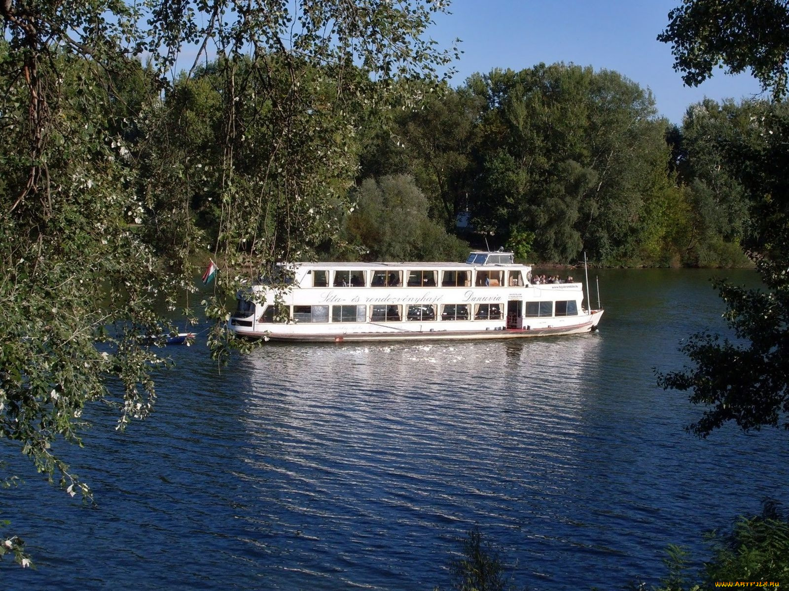 корабли, теплоходы