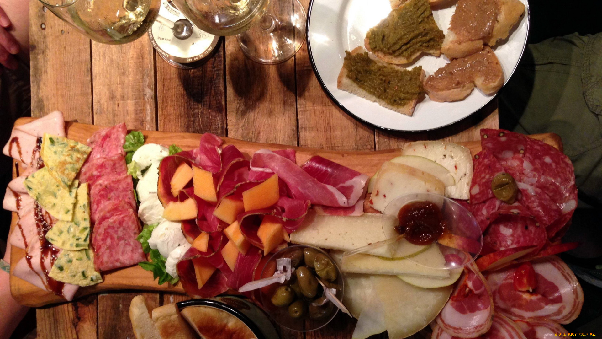 еда, разное, оливки, бутерброды, ассорти, вино, колбаса, сыр