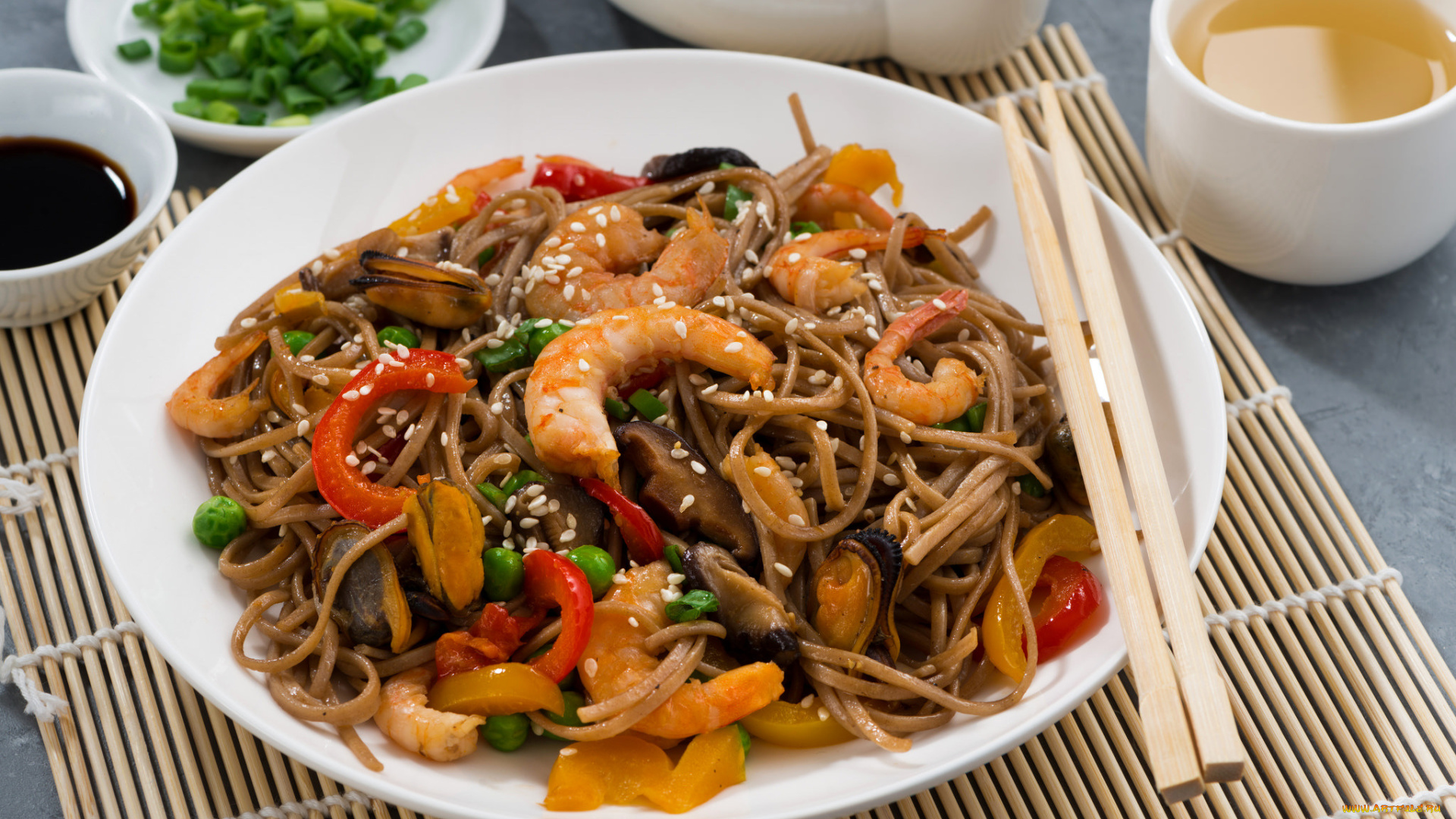 еда, вторые, блюда, паста, морепродукты, креветки, мидии, соус, горох, перец