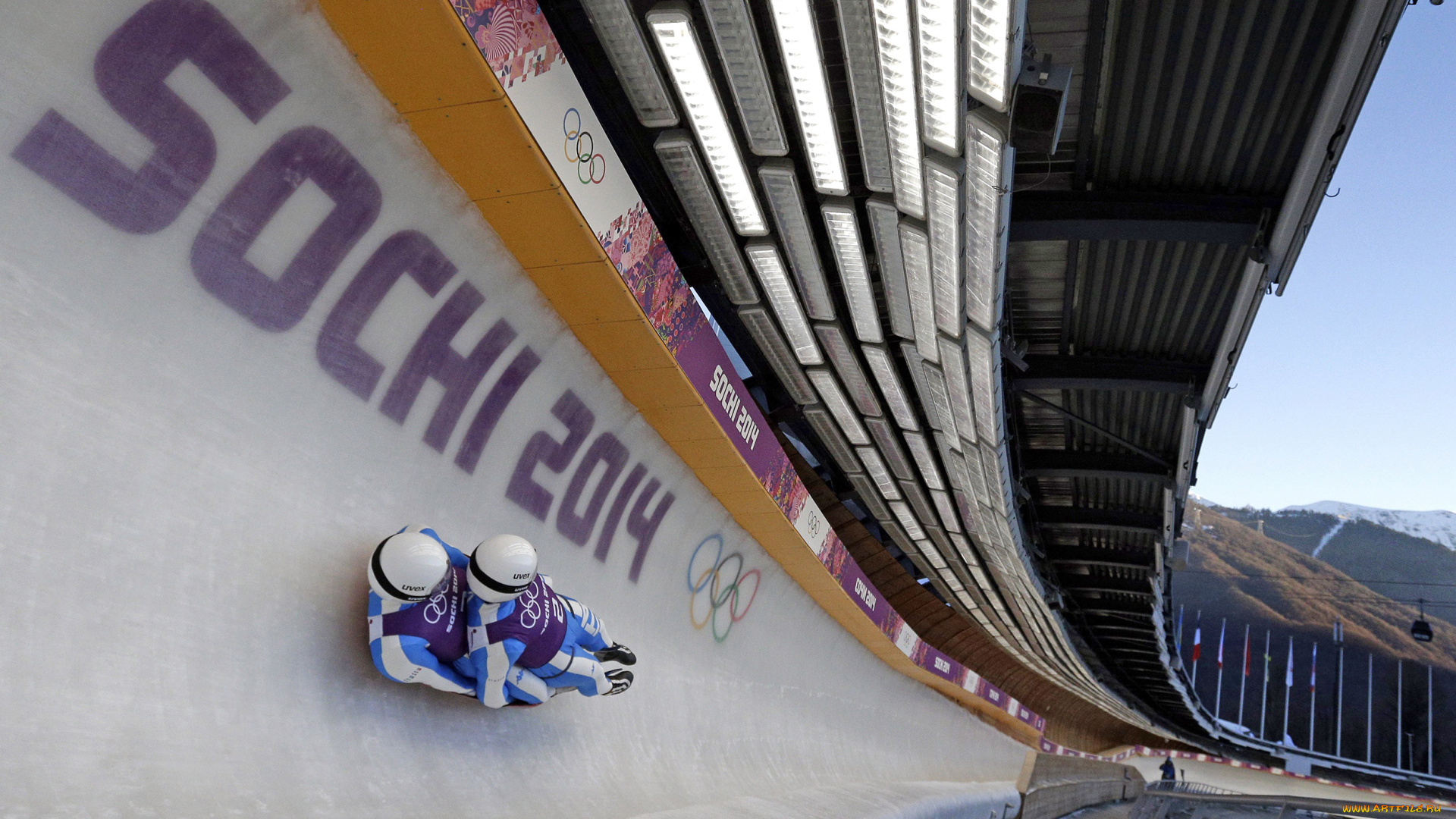 спорт, другое, кольца, надпись, буквы, поворот, лед, сочи, олимпиада, логотип, сани, трасса, вираж, двойка, саночники, спортсмены