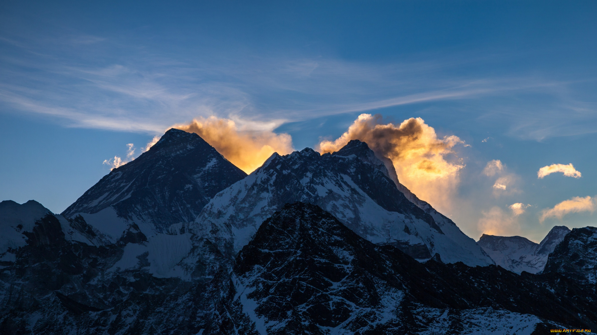 everest, природа, горы, вершина, камни, скалы, снег, облака, небо