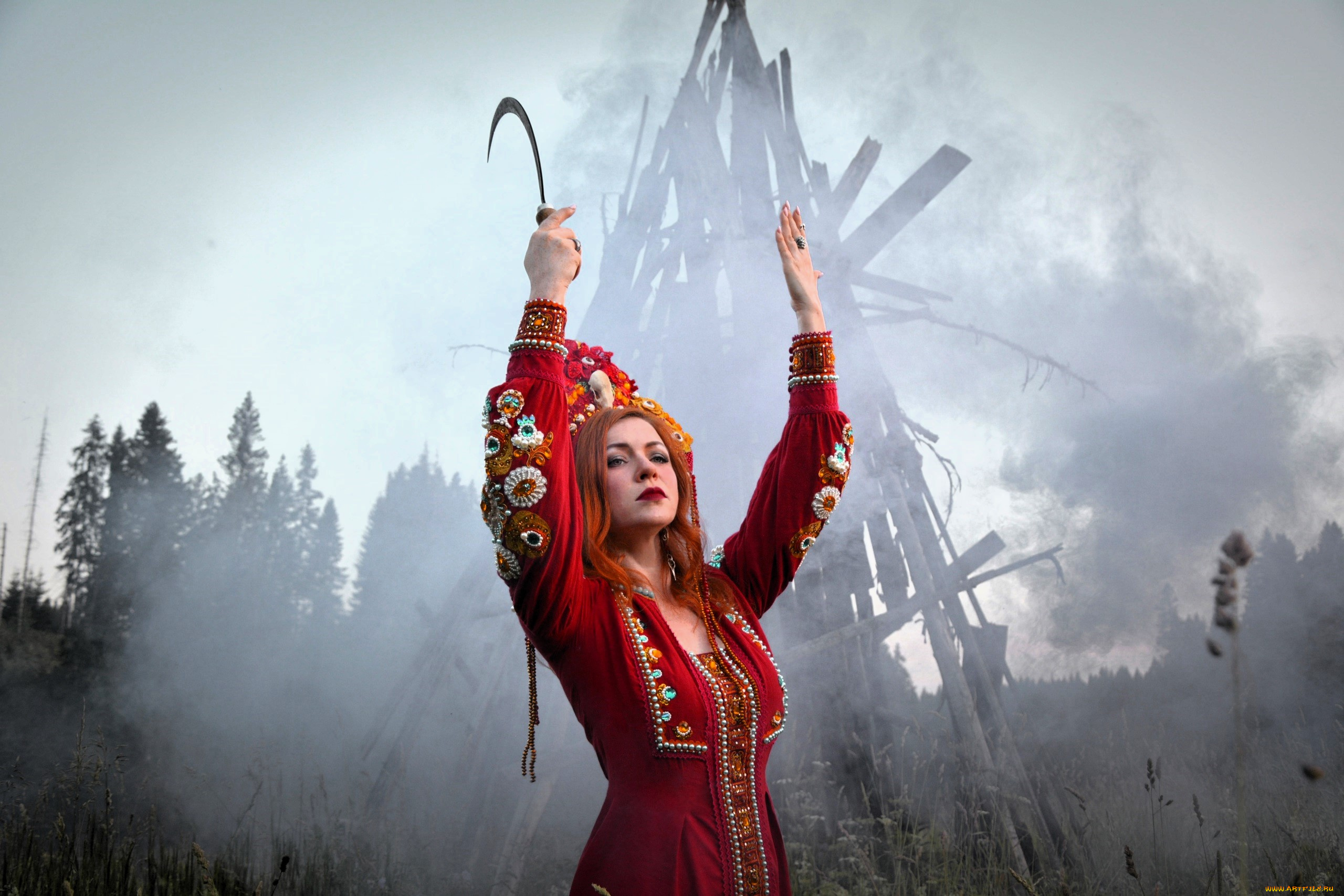 девушки, юлия, огородникова, образ, косплей, наряд, кокошник, серп, дым