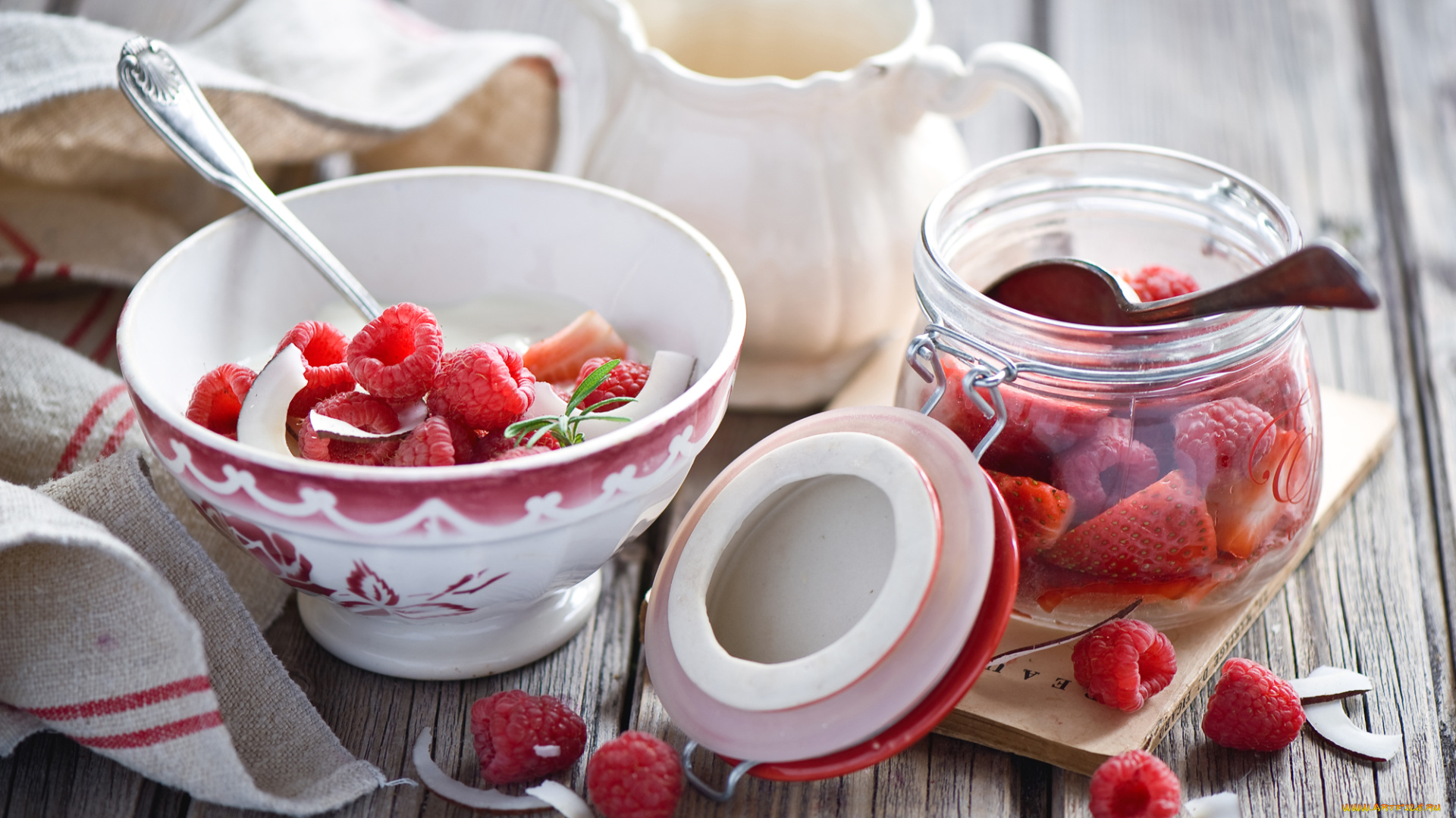 еда, фрукты, , ягоды, кокосовая, стружка, малина, клубника, ягоды