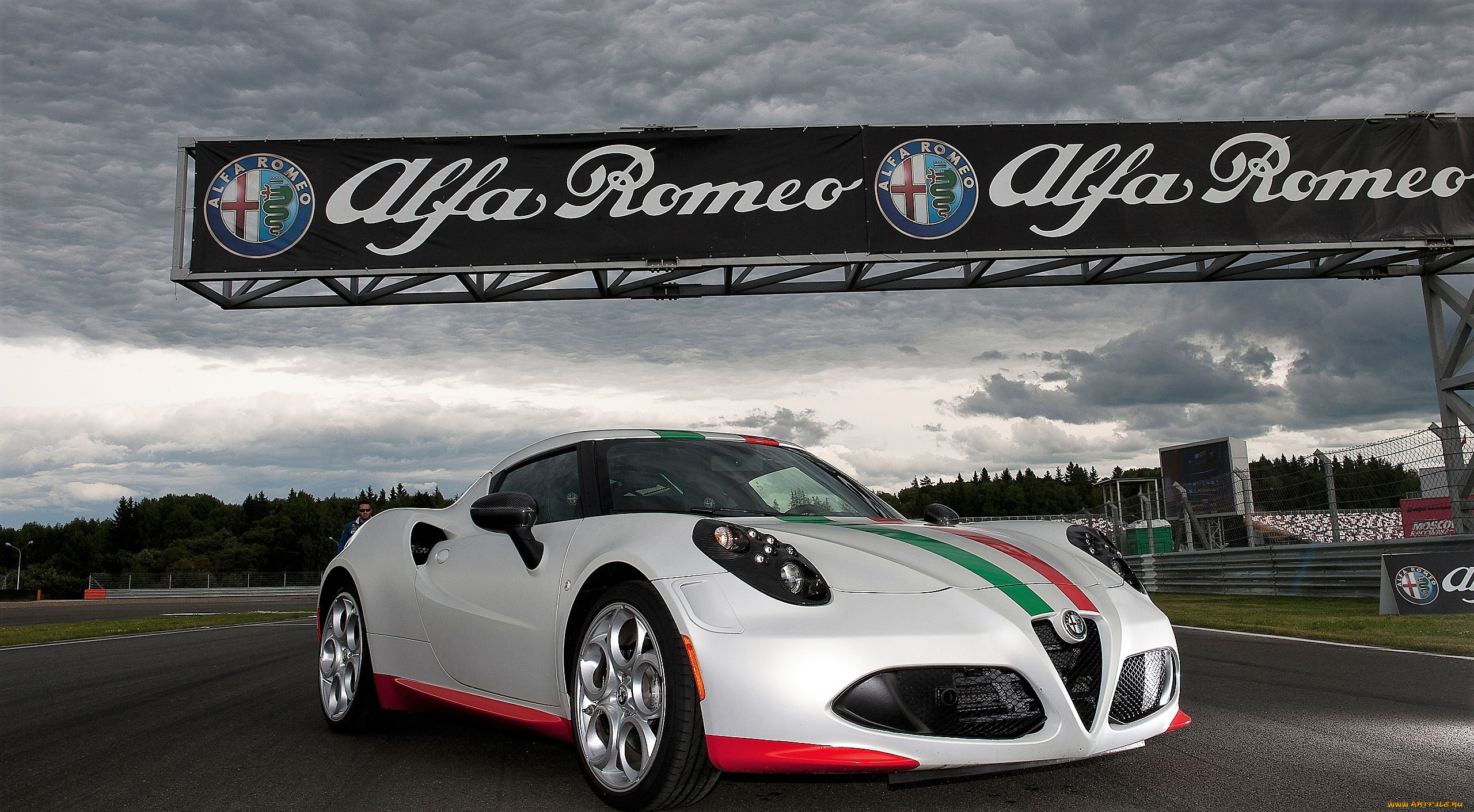 alfa, romeo, 4c, 2013, автомобили, alfa, romeo, белый, баннер, трасса
