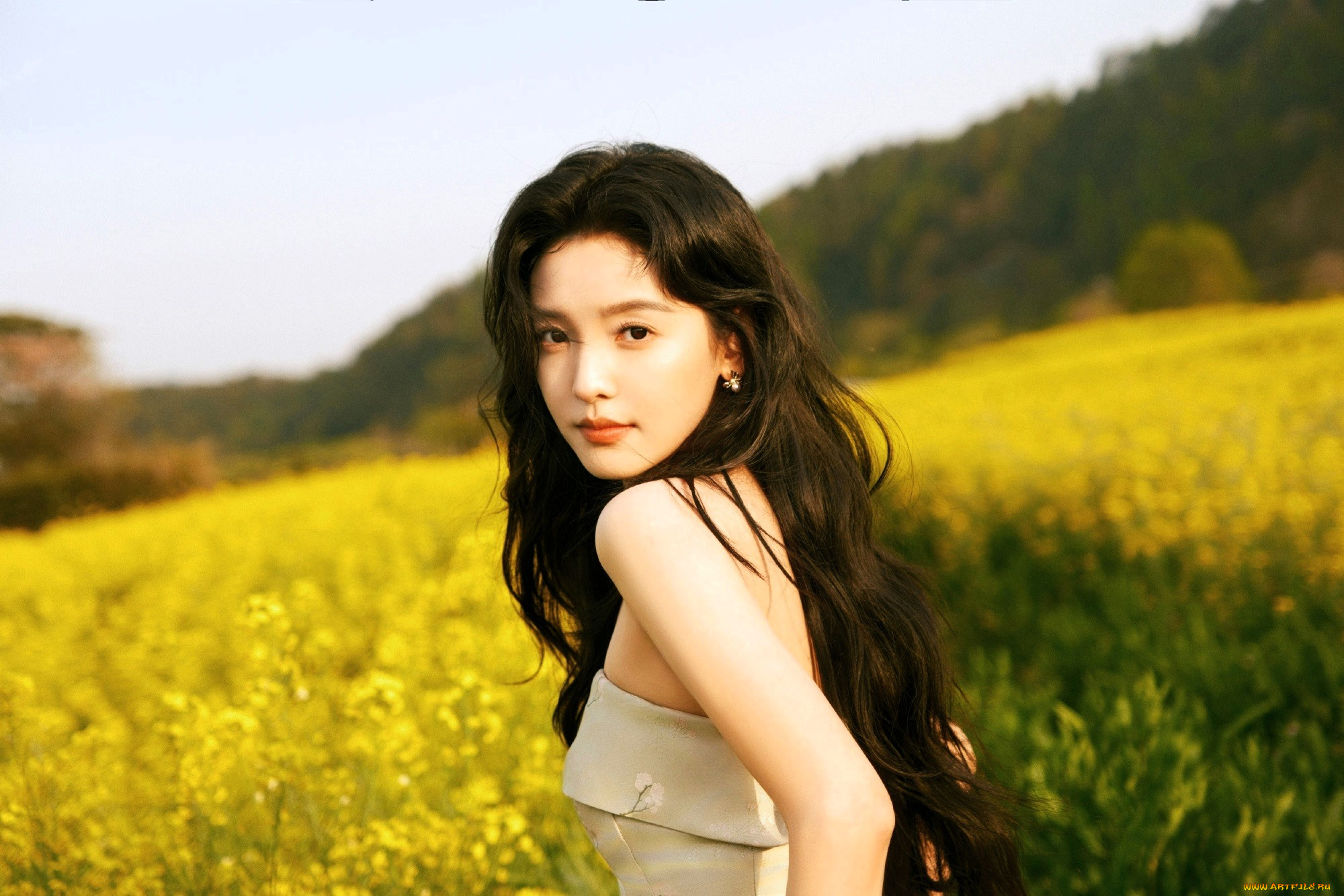 девушки, zhang, ruo, nan, шатенка, платье, роща, поле, цветы