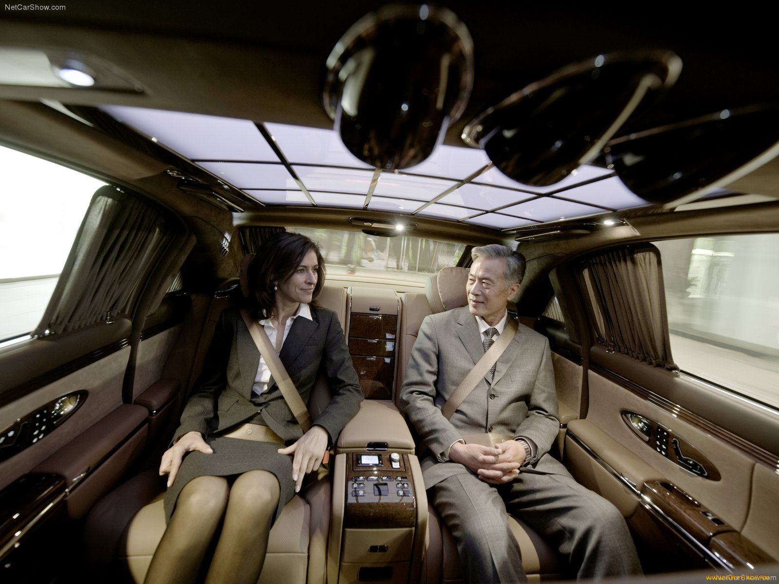 автомобили, интерьеры