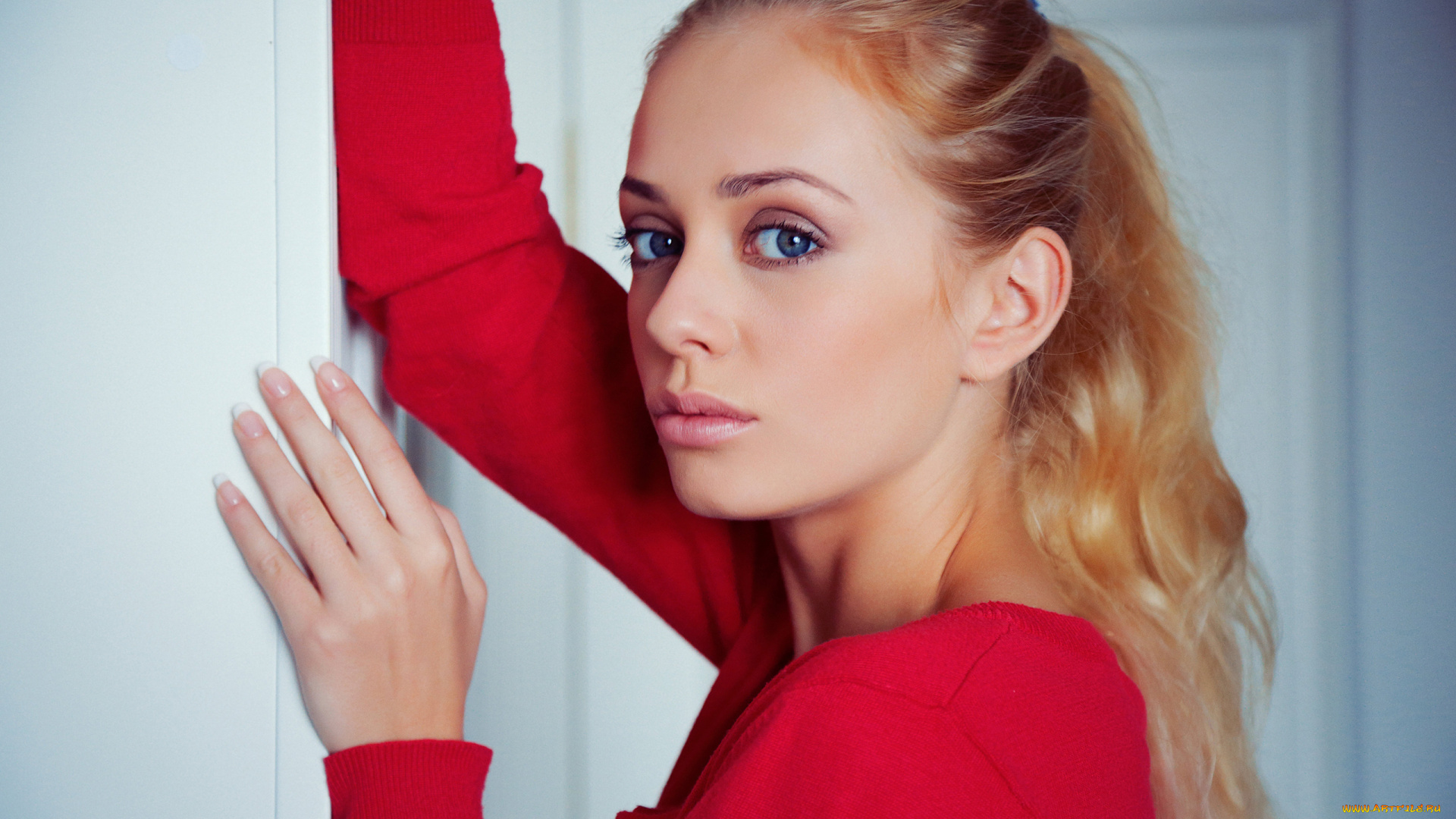 jennifer, mackay, девушки, татьяна, герасименко, , jennifer, mackay, рыжеволосая, красный, модель, девушка, красотка, поза, стройная, сексуальная, причёска, макияж, взгляд, флирт