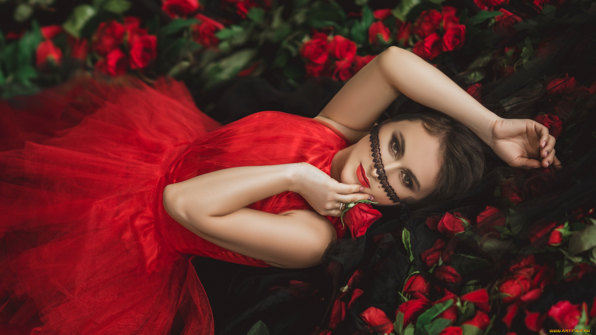 бестия, девушки, -, брюнетки, , шатенки, девушка, женщина, шатенка, темноволосая, сексуальная, модель, звезда, позирует, разная, обувь, верхняя, стильная, одежда, нижнее, эротическое, бельё, трусы, лифчик, колготки, чулки, аксессуары, макияж, и, множество, элементов, на, фотографии