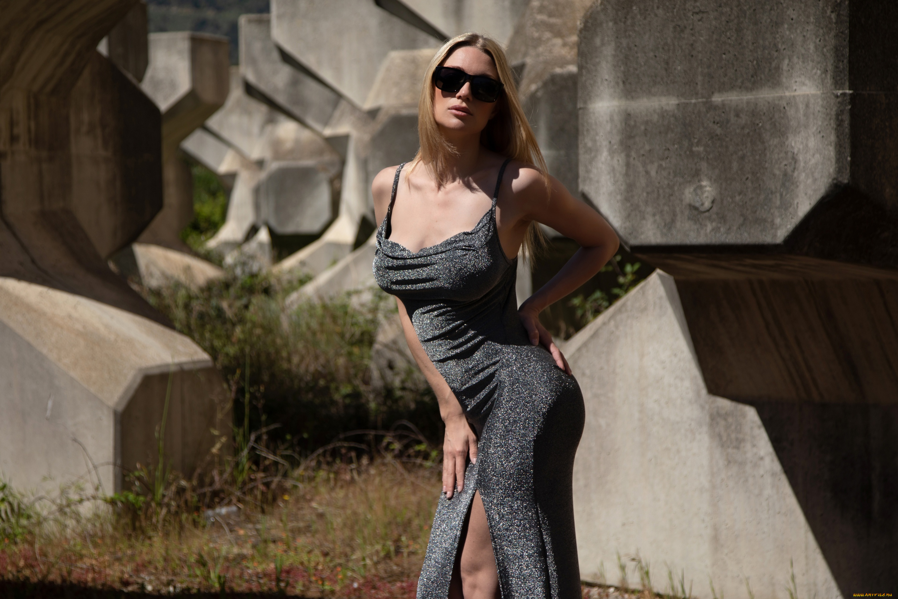 бестия, девушки, -, блондинки, , светловолосые, девушка, женщина, блондинка, светловолосая, сексуальная, модель, звезда, позирует, разная, обувь, верхняя, стильная, одежда, нижнее, эротическое, бельё, трусы, лифчик, колготки, чулки, аксессуары, макияж, и, множество, элементов, на, фотографии