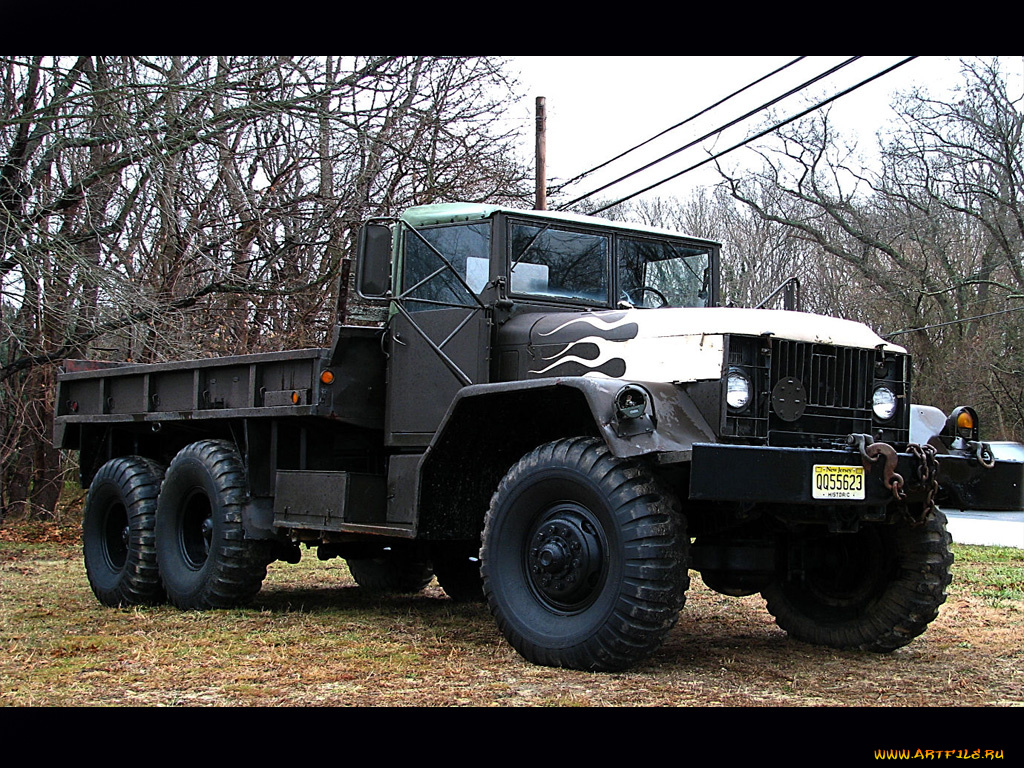 автомобили, грузовики