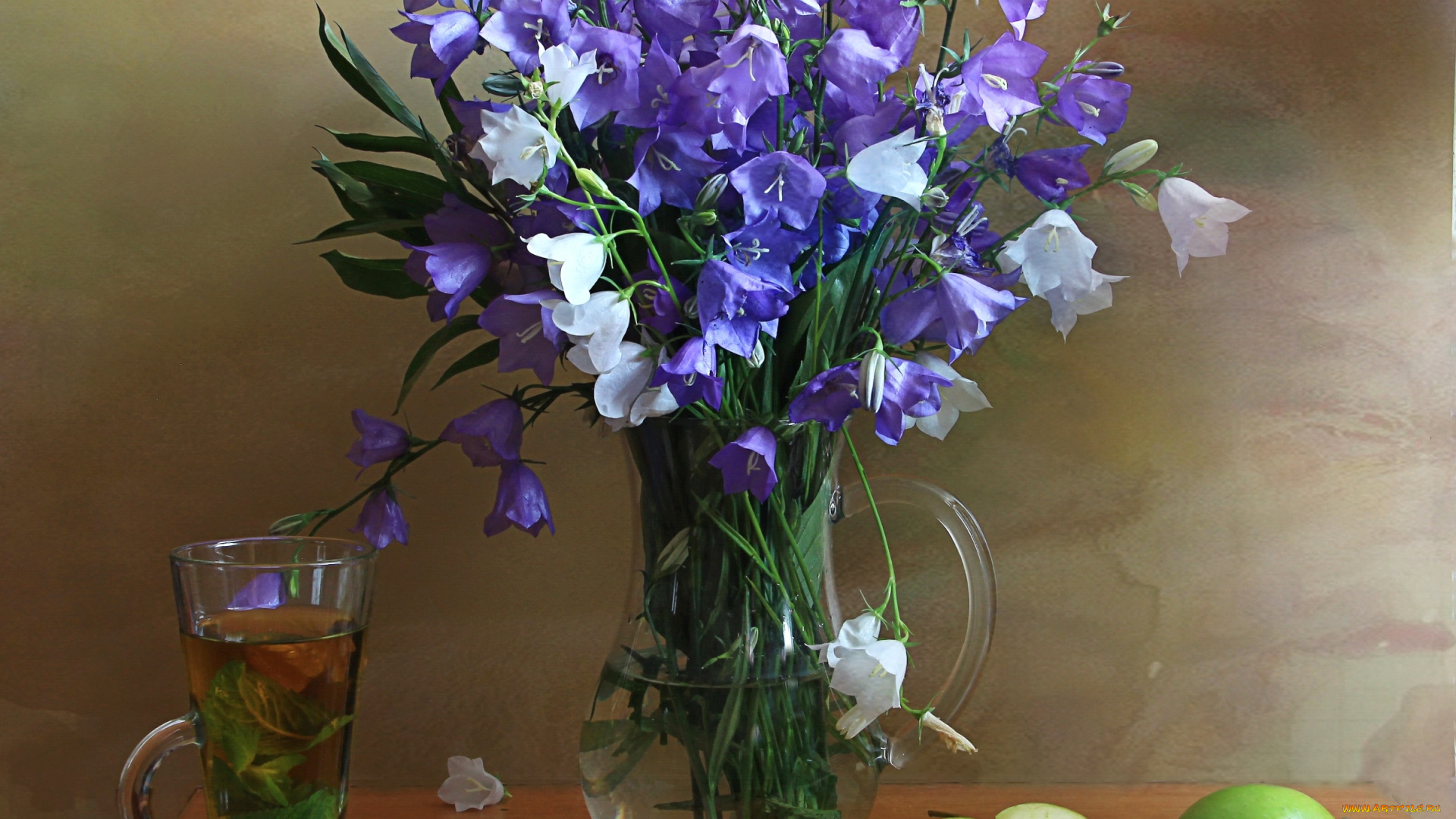 еда, натюрморт, колокольчики, чай, яблоко