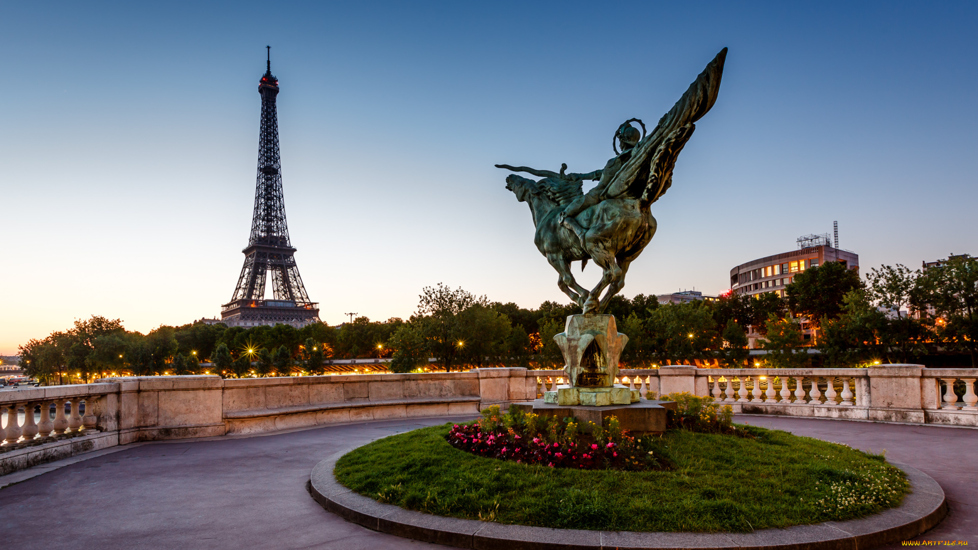 france, reborn, statue, on, bir-hakeim, bridge, -, paris, , france, города, париж, , франция, eiffel, tower, bir-hakeim, bridge, france, reborn, statue, мост, бир-хакейм, эйфелева, башня, paris, париж, статуя, скульптура