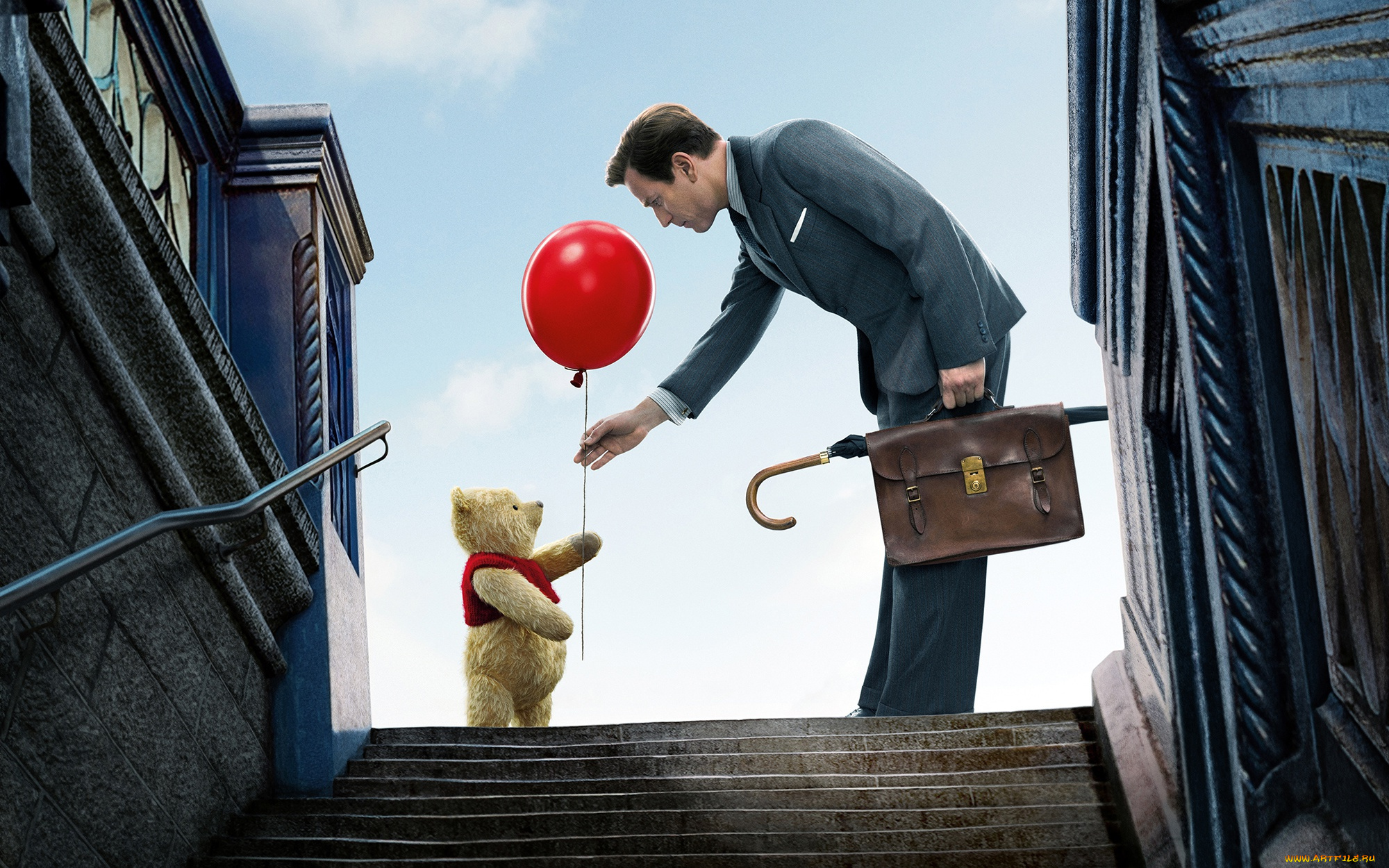 кино, фильмы, -unknown, , другое, ступени, красный, зонтик, ewan, mcgregor, winnie, the, pooh, кристофер, робин, christopher, robin, плюшевый, костюм, жилетка, мультфильм, портфель, лестница, юэн, макгрегор, медвежонок, мишка, винни, воздушный, шарик