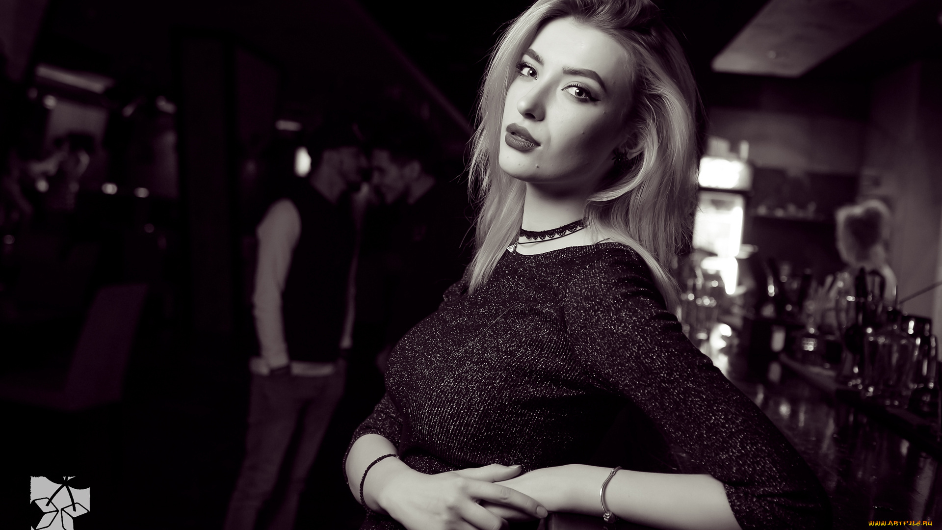 девушки, -unsort, , черно-белые, обои, платье, кафе, люди, блондинка