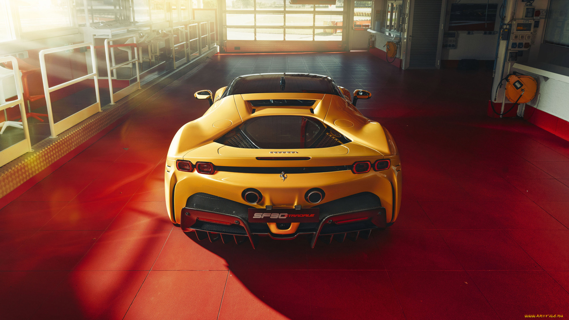 ferrari, sf90, stradale, 2020, автомобили, ferrari, sf90, stradale, 2020, крутая, и, модная, девушка, из, италии