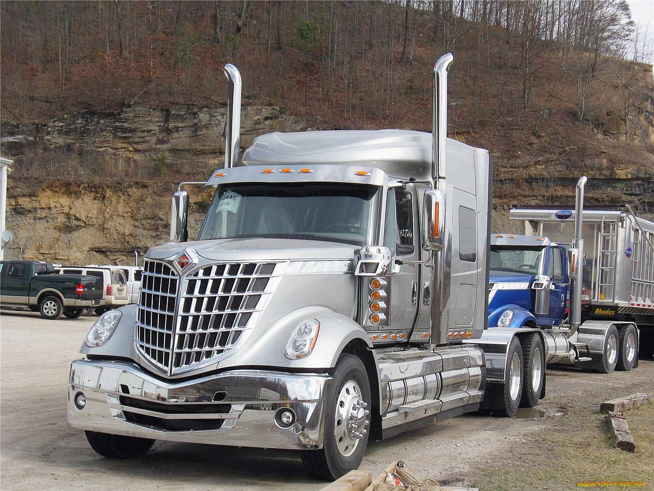 автомобили, international