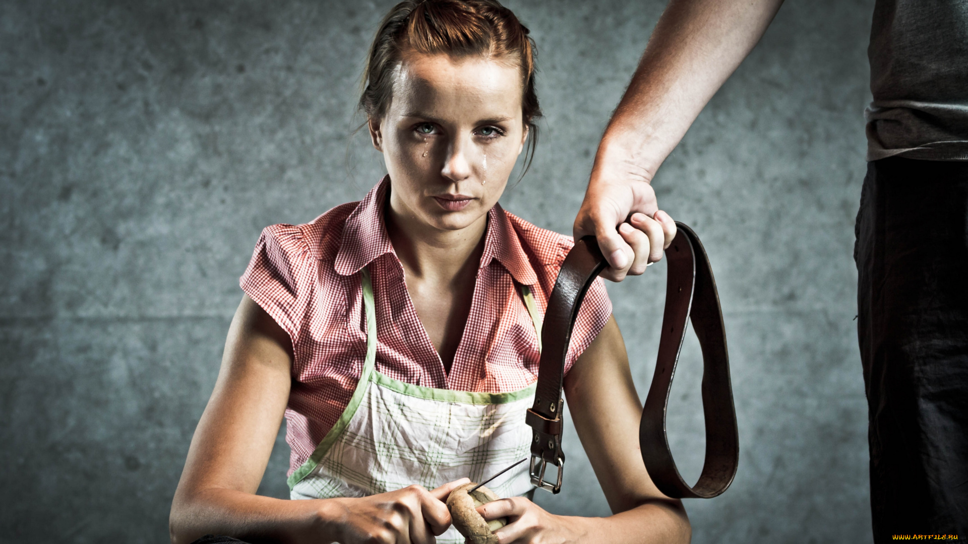 юмор, приколы, наказание, девушка, слёзы, ремень, ситуация