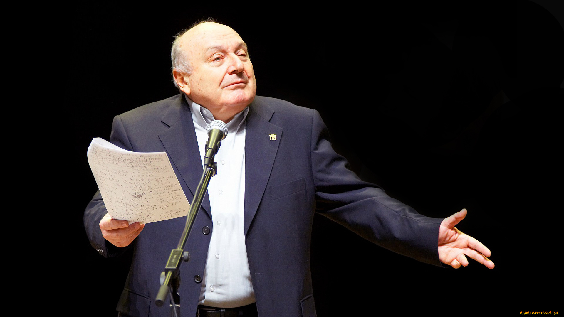 мужчины, михаил, жванецкий, чёрный, фон, микрофон, мужчина, каллиграфический, почерк, сатирик, писатель, бумага, mikhail, zhvanetskiy, михаил, жванецкий