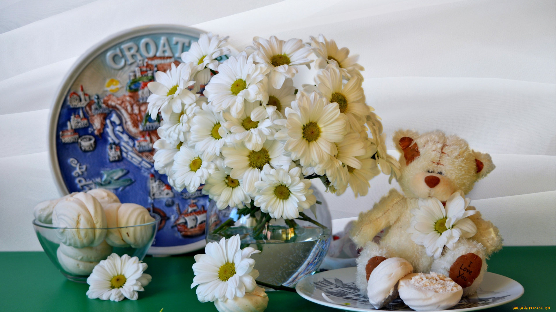 еда, натюрморт, стекло, букет, ромашки, мягкие, игрушки, посуда, зефир, хризантемы, композиция