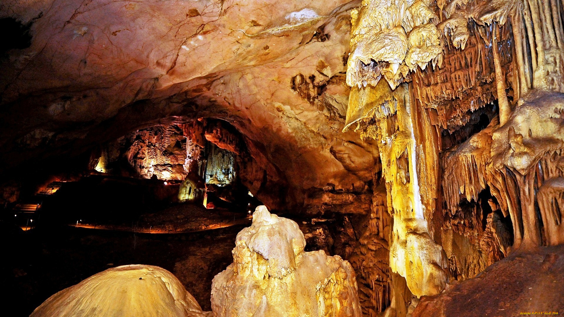 природа, горы, сталактиты, свет, пещера