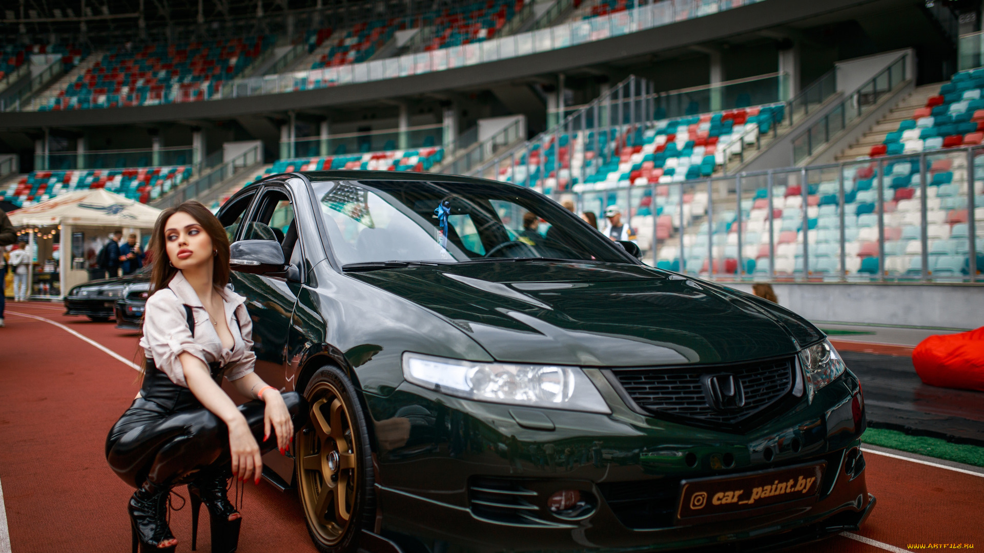 девушка, и, авто, автомобили, -авто, с, девушками, девушка, женщина, шатенка, темноволосая, сексуальная, модель, звезда, позирует, разная, обувь, верхняя, стильная, одежда, нижнее, эротическое, бельё, трусы, лифчик, колготки, чулки, аксессуары, макияж, и, множество, элементов, на, фотографии