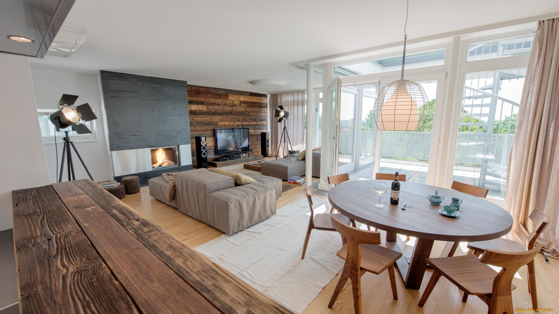 интерьер, гостиная, комната, окно, камин, светильники, люстра, софиты, диван, стол, стулья