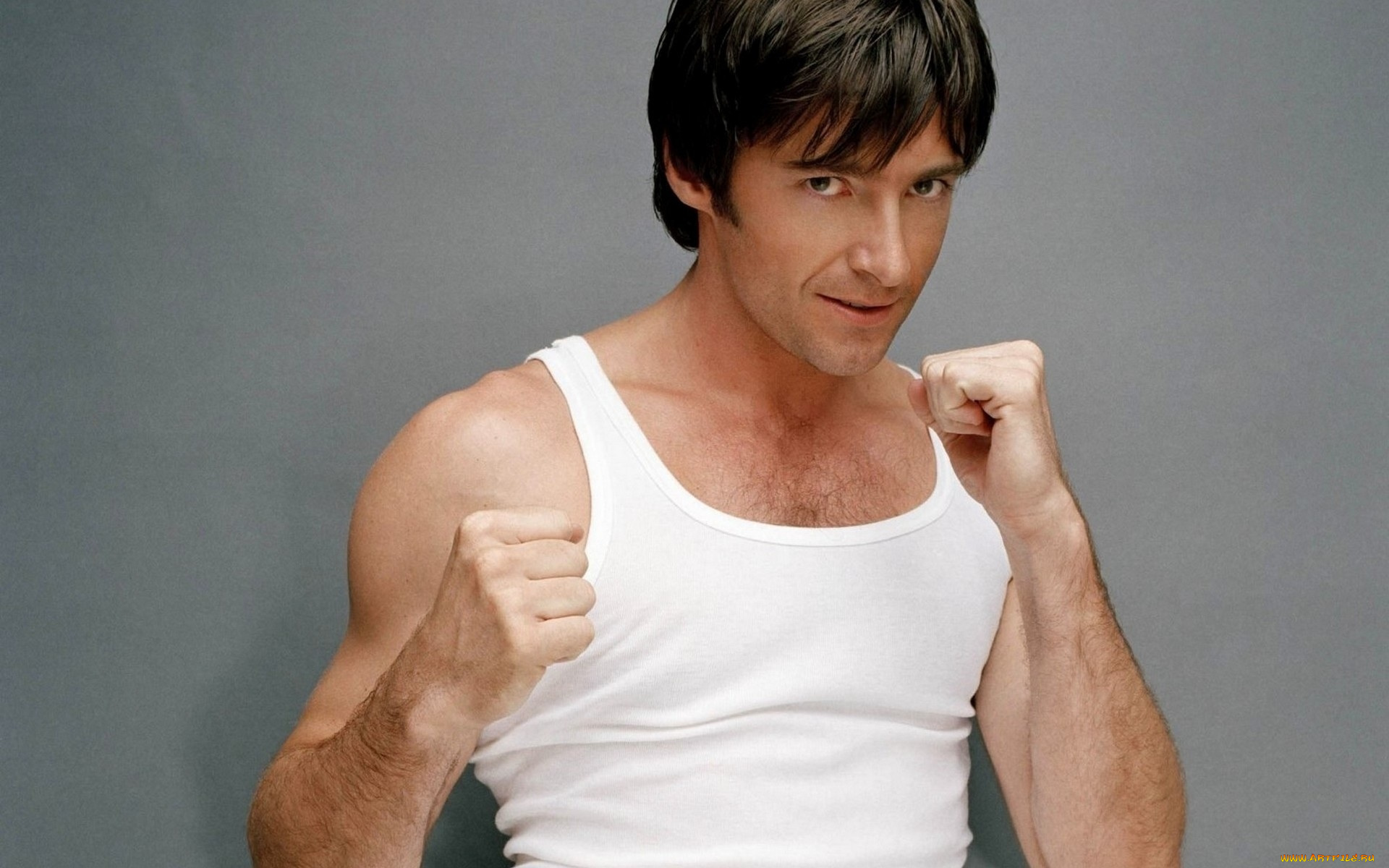 мужчины, hugh, jackman, кулаки, улыбка, актер, хью, джекмэн, майка