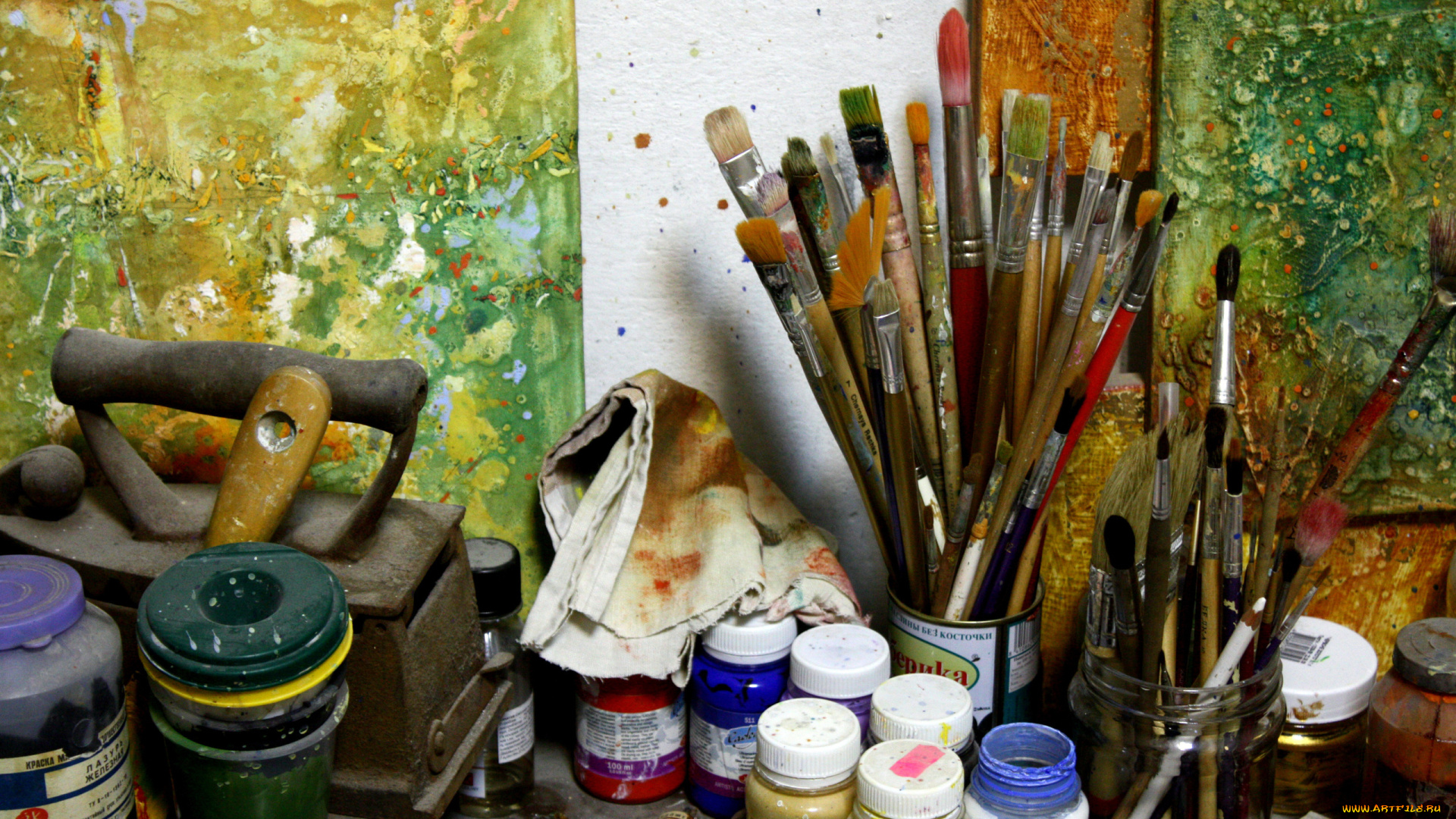 разное, канцелярия, , книги, кисти, банки, утюг, тряпка