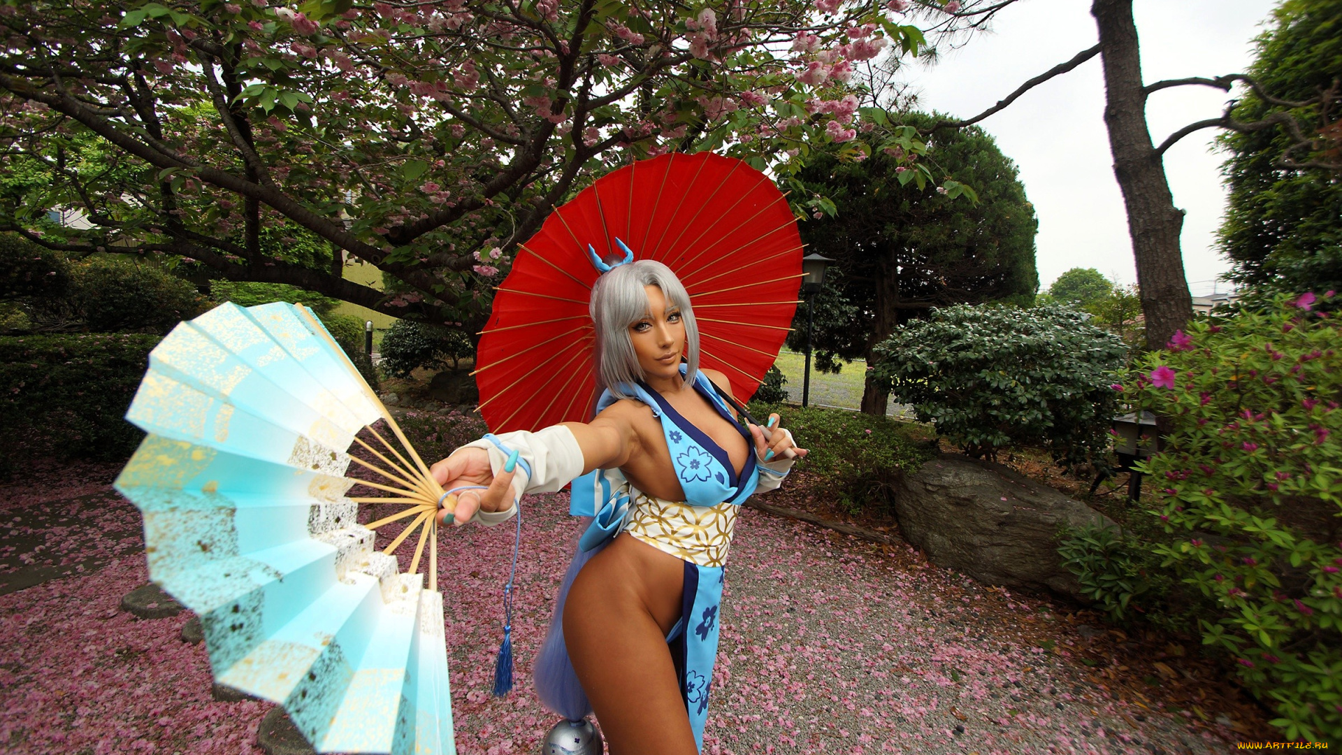 девушки, nonsummerjack, образ, косплей, наряд, костюм, платье, рожки, веер, лепестки, сад, деревья