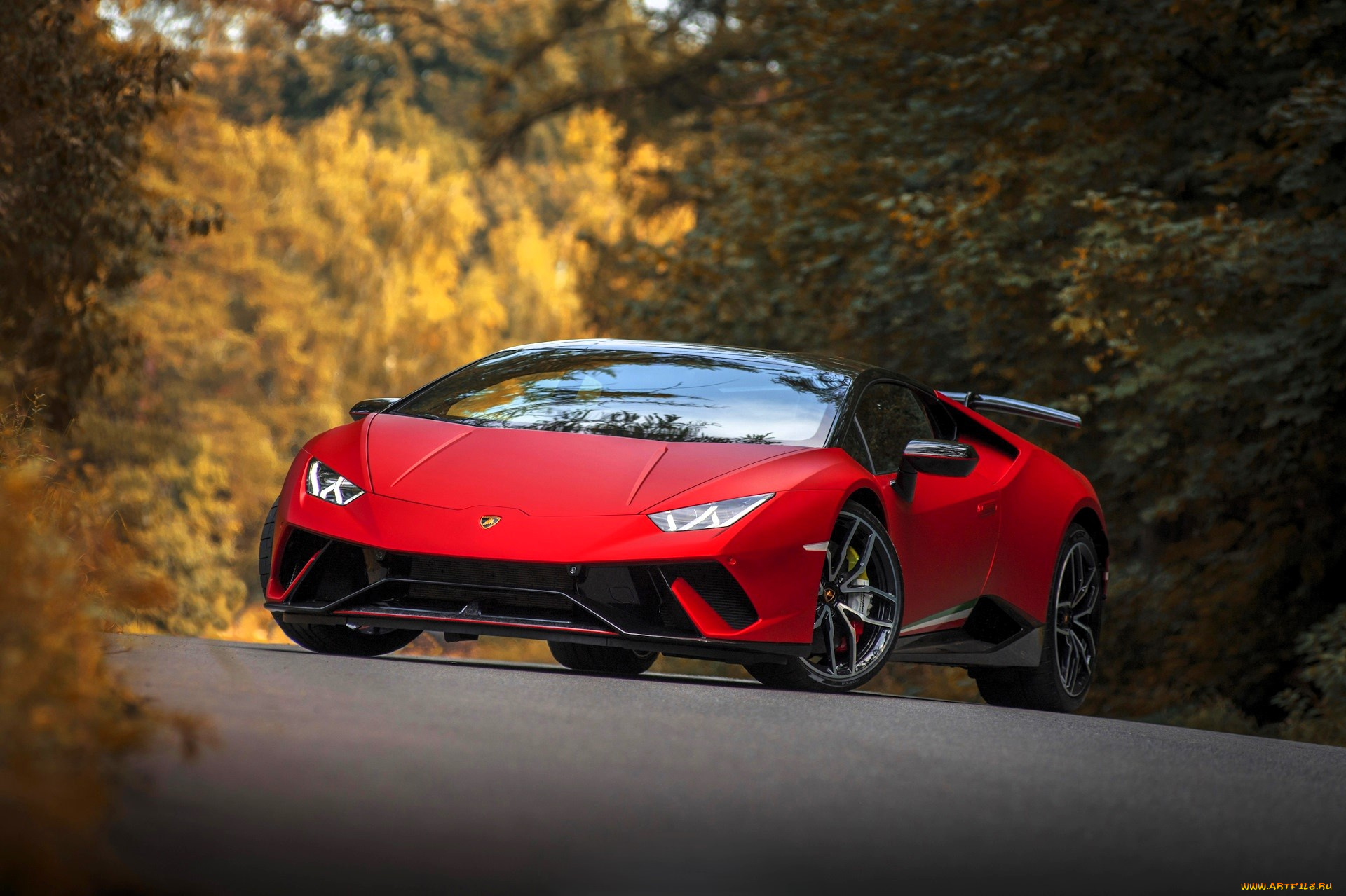 lambordgini, huracan, автомобили, lamborghini, красный, дорога, лес, деревья, осень