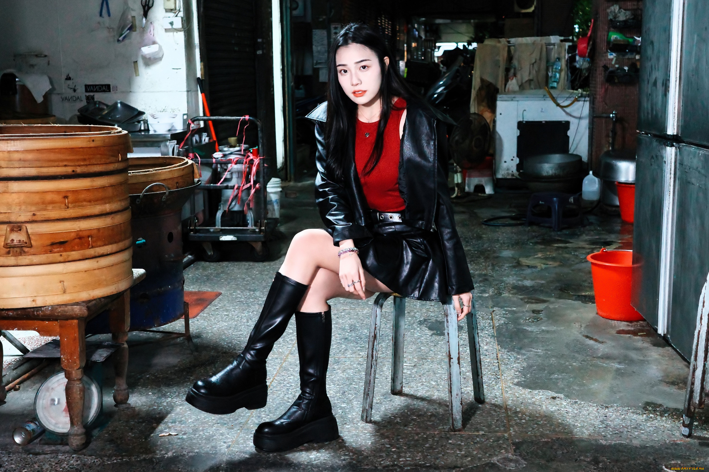 девушки, -, азиатки, брюнетка, куртка, юбка, сапоги, табуретка, бочки, ведра