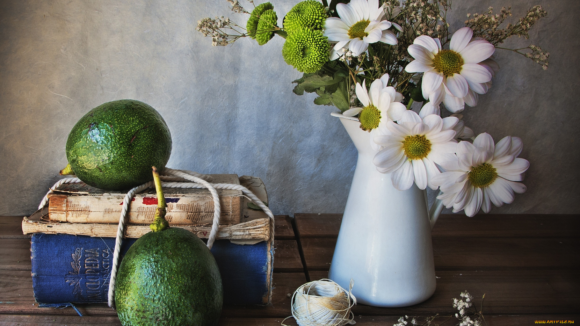еда, натюрморт, ваза, букет, книги, авокадо, хризантемы, нитки