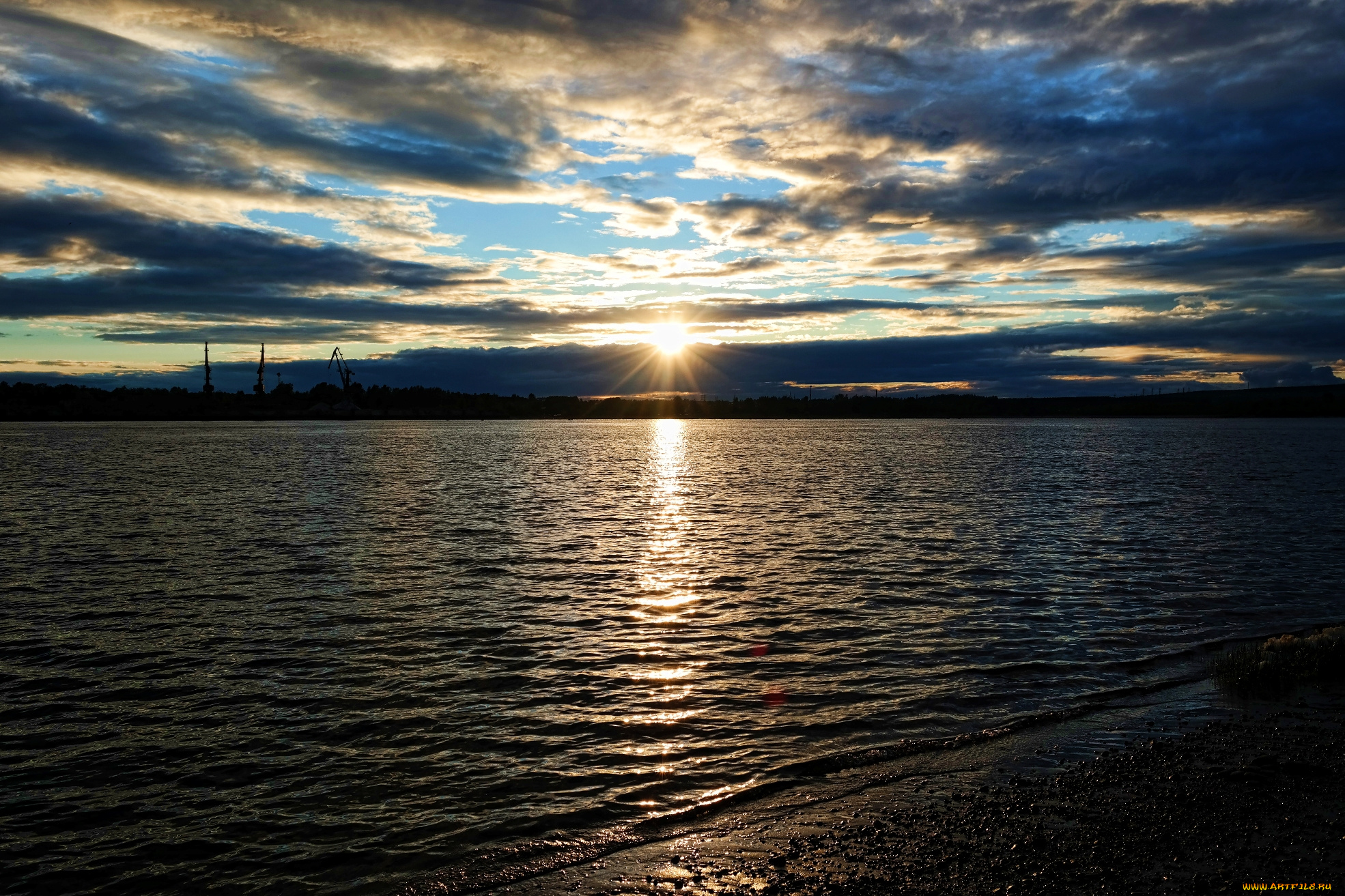 река, кама, природа, восходы, закаты, солнце, тучи, небо, берег, вода, краны, вечер, закат