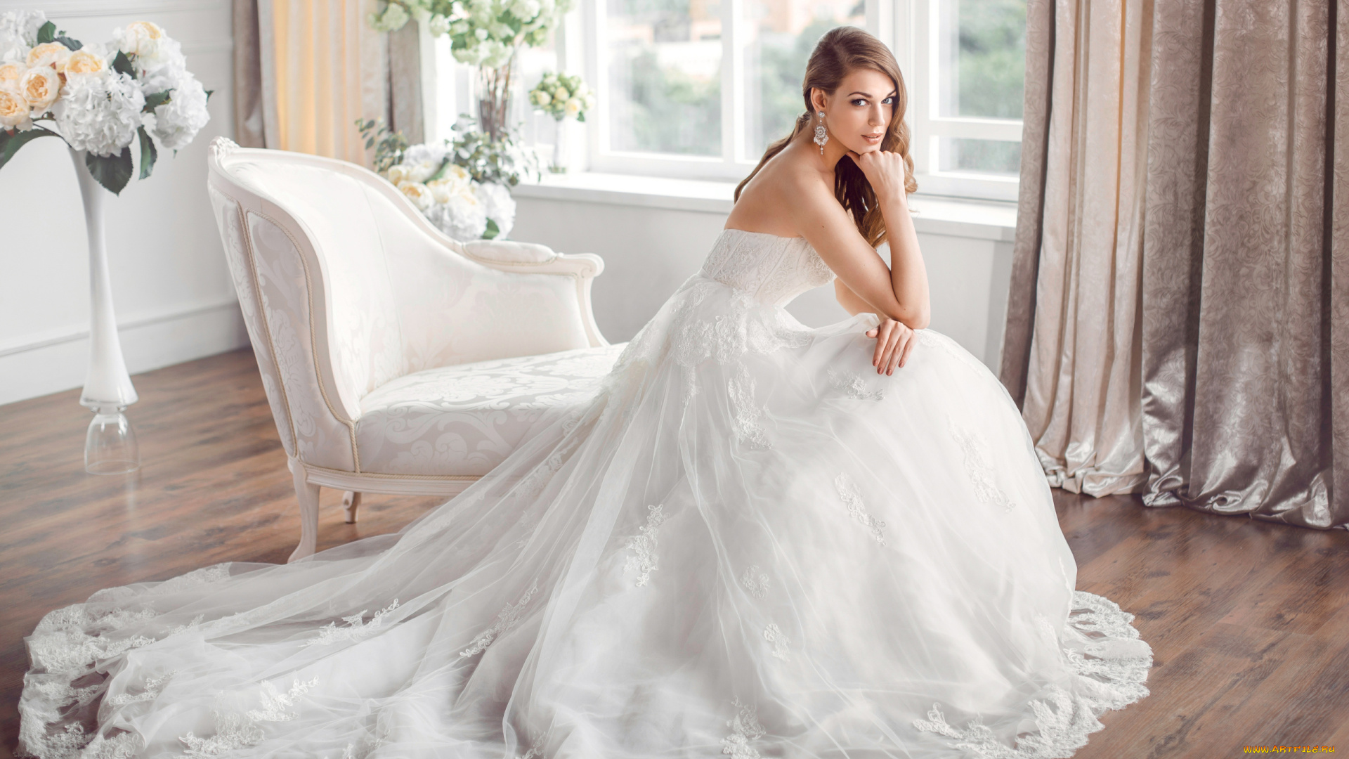 девушки, -unsort, , невесты, молодая, девушка, в, красивом, свадебном, платье, сидит, белом, кресле