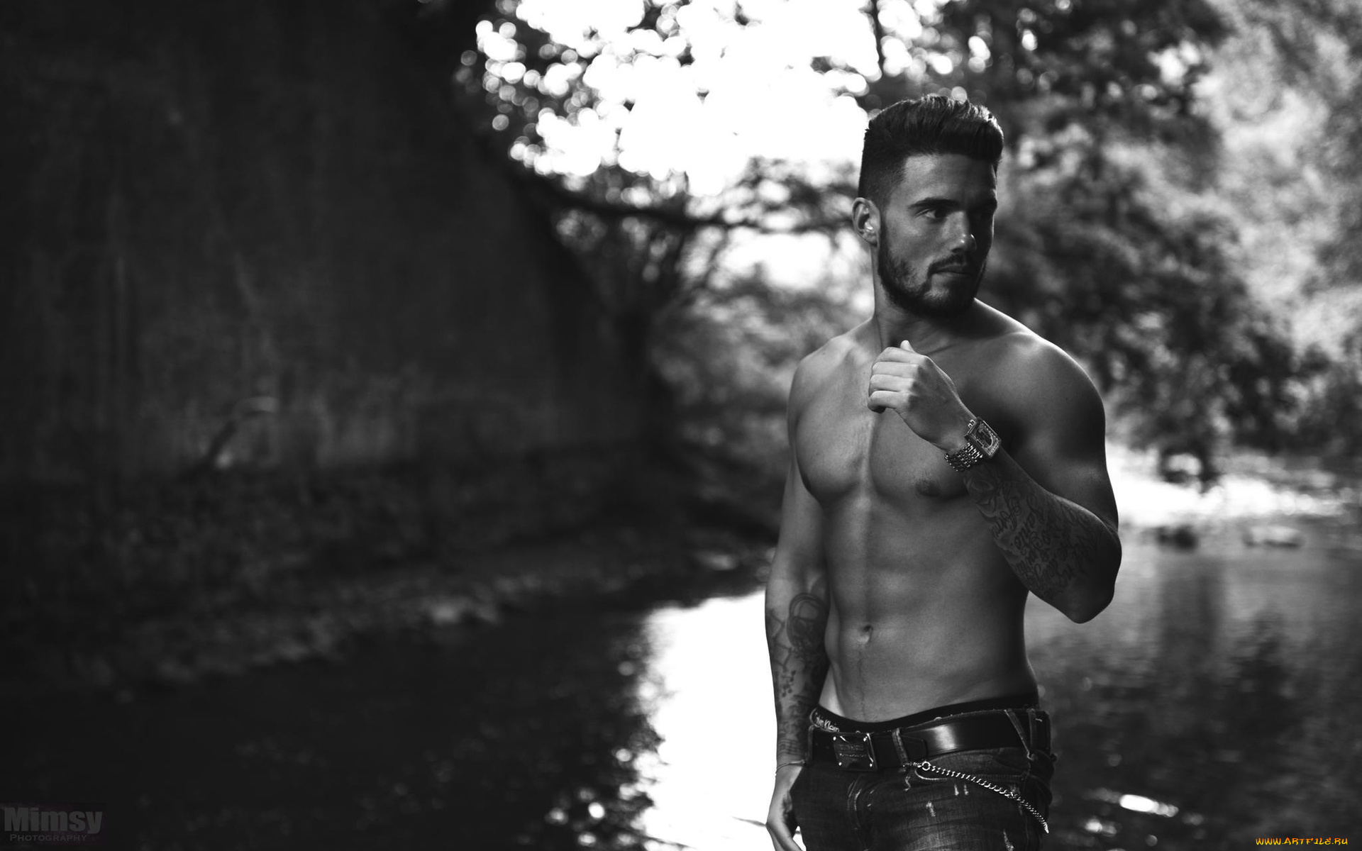 мужчины, -, unsort, фото, черно-белое, часы, джинсы, тату, река